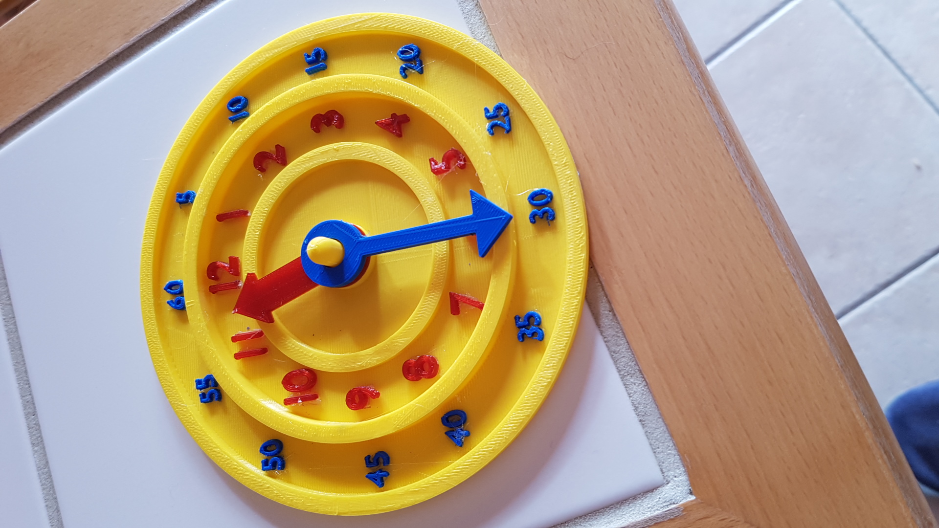 Apprendre l'heure / Learn what time is it