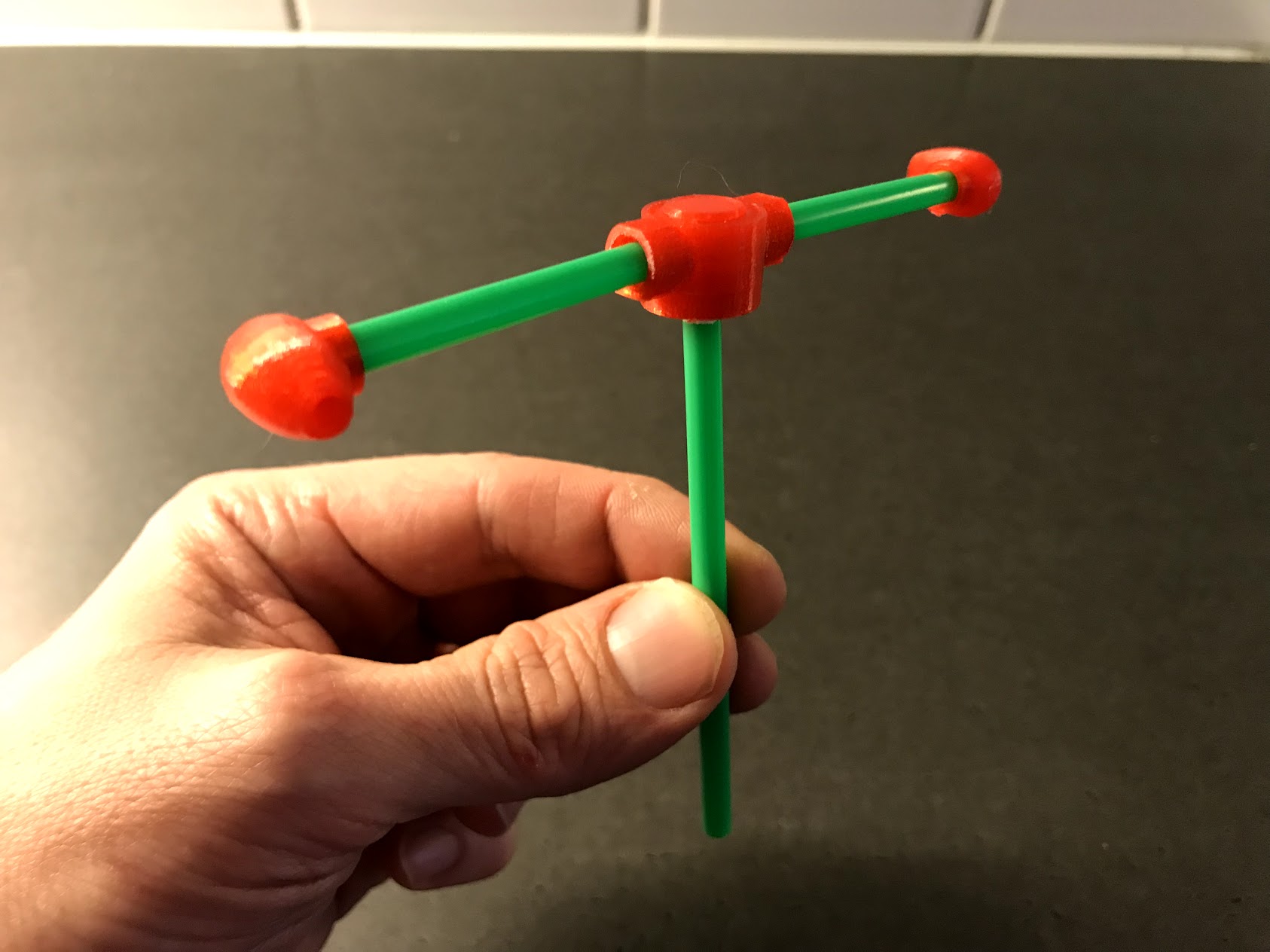 Straw air rotor - school experiment on compressed air thrust