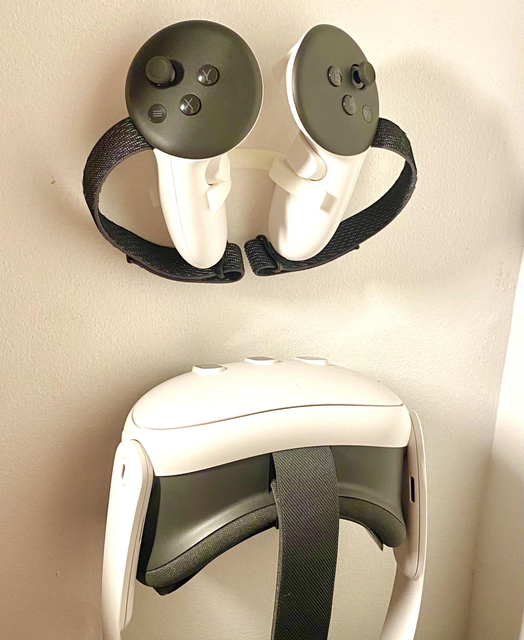 Quest 3 / Quest 2 Minimalistic Wall Mount