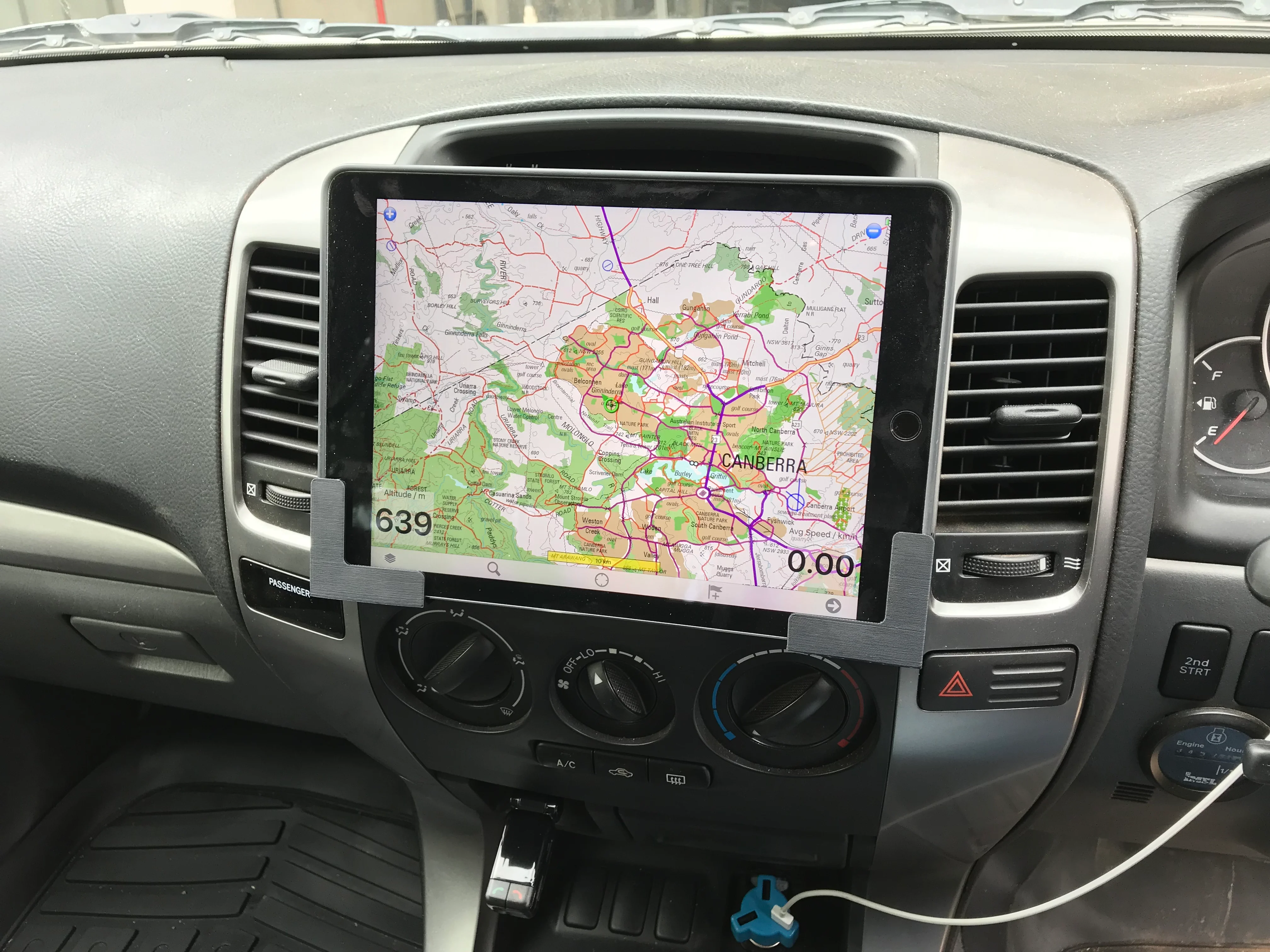 iPad Pro (9.7") car dash mounts - suit Toyota Landcruiser Prado 120