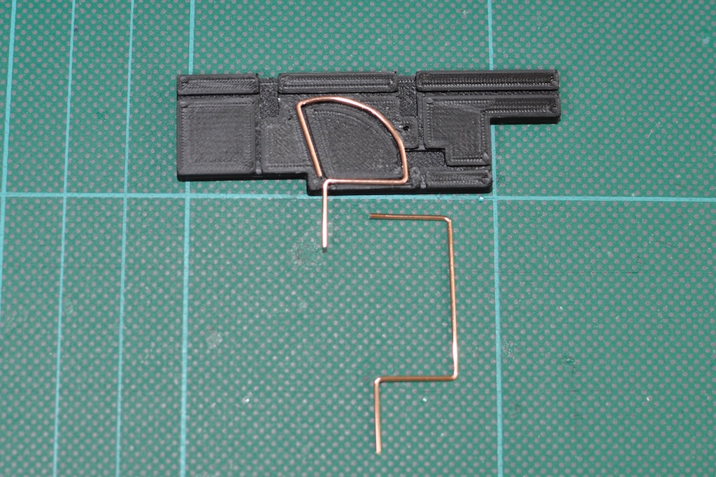 5.8gHz Cloverleaf/skew-planar antenna bending tool