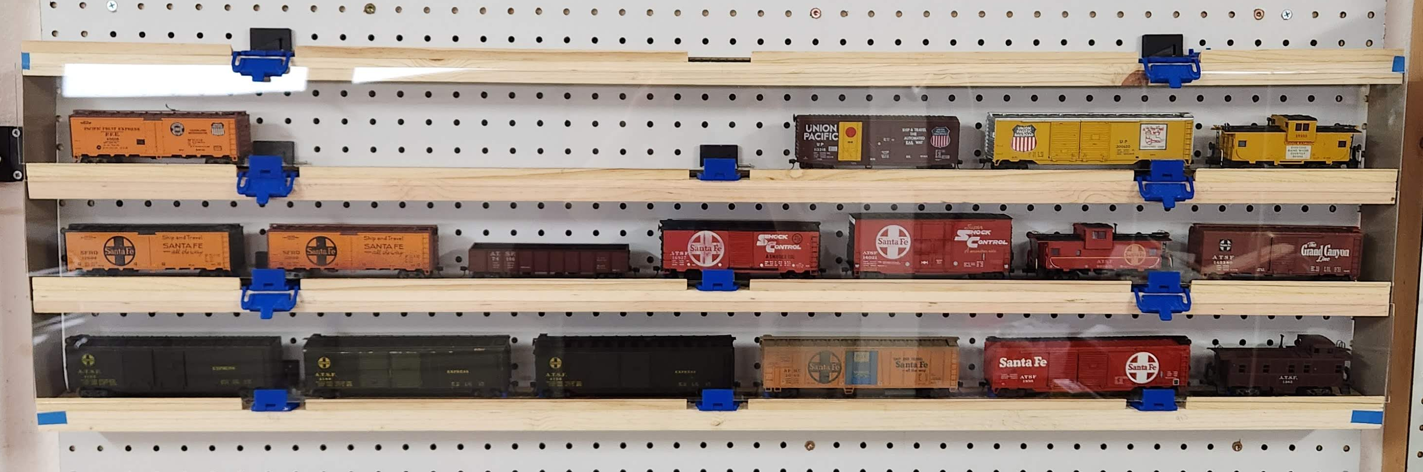 Pegboard Display/Storage Shelf Hardware