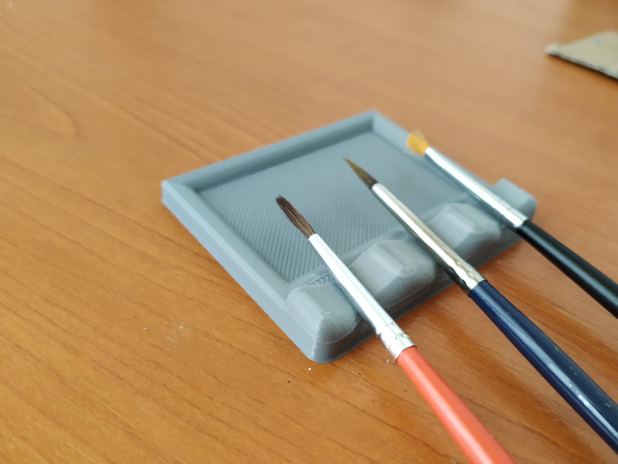 In use Paintbrush holder