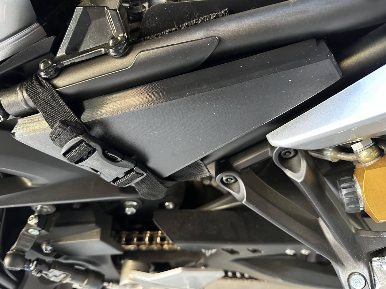 Yamaha MT09 Side Toolbox