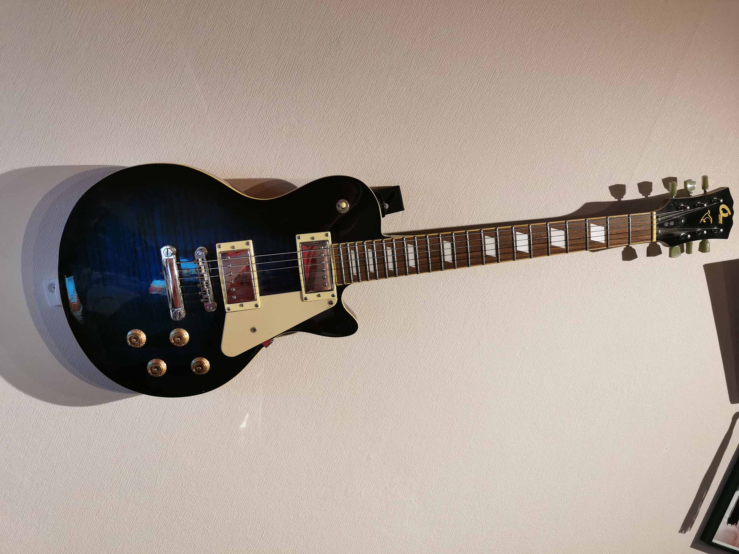Wall mount for guitar Gitarrenhalter Wandhalter Gitarre