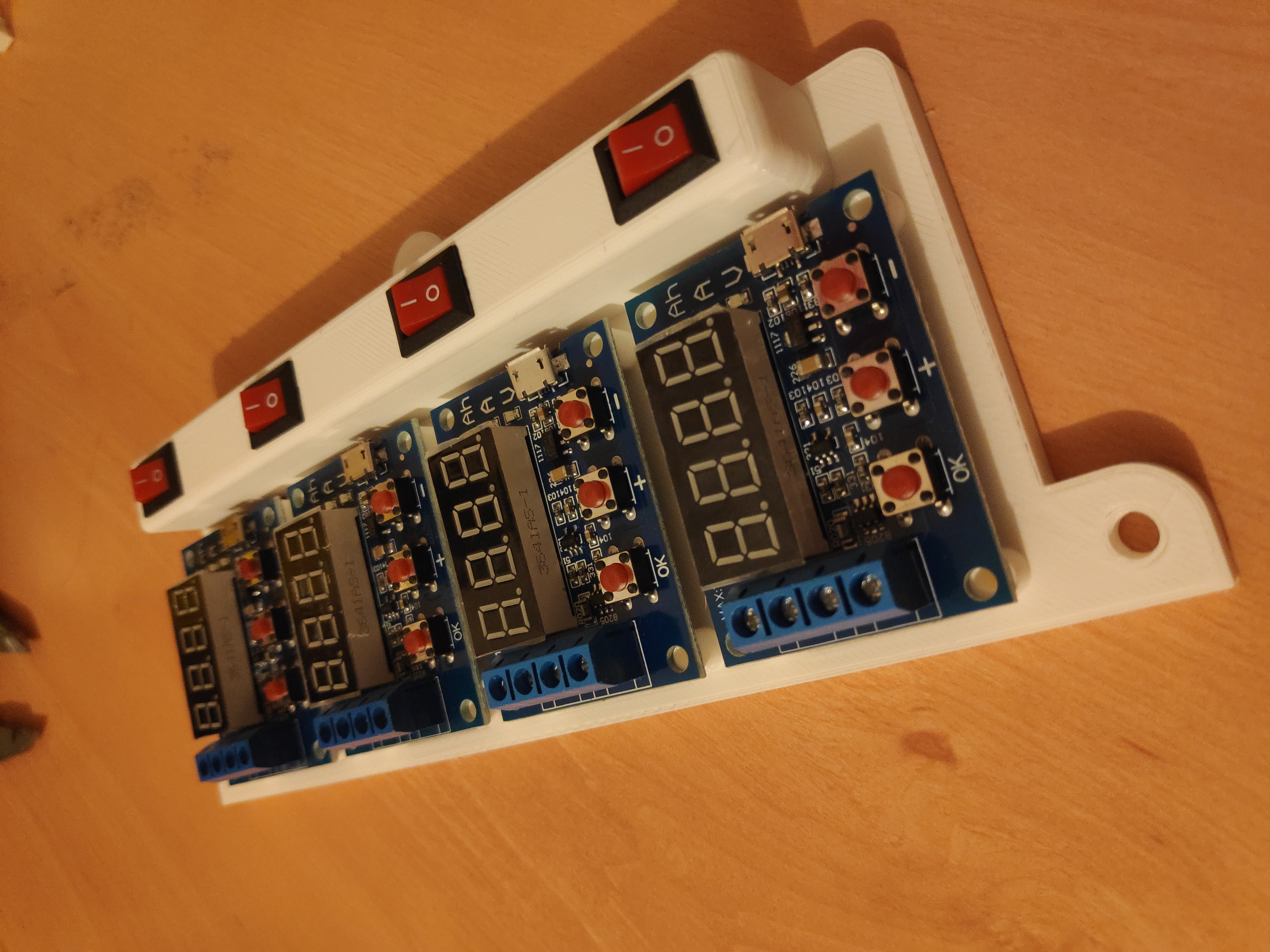 4x Capacity Tester ZB2L3 Holder with Rocker Switch