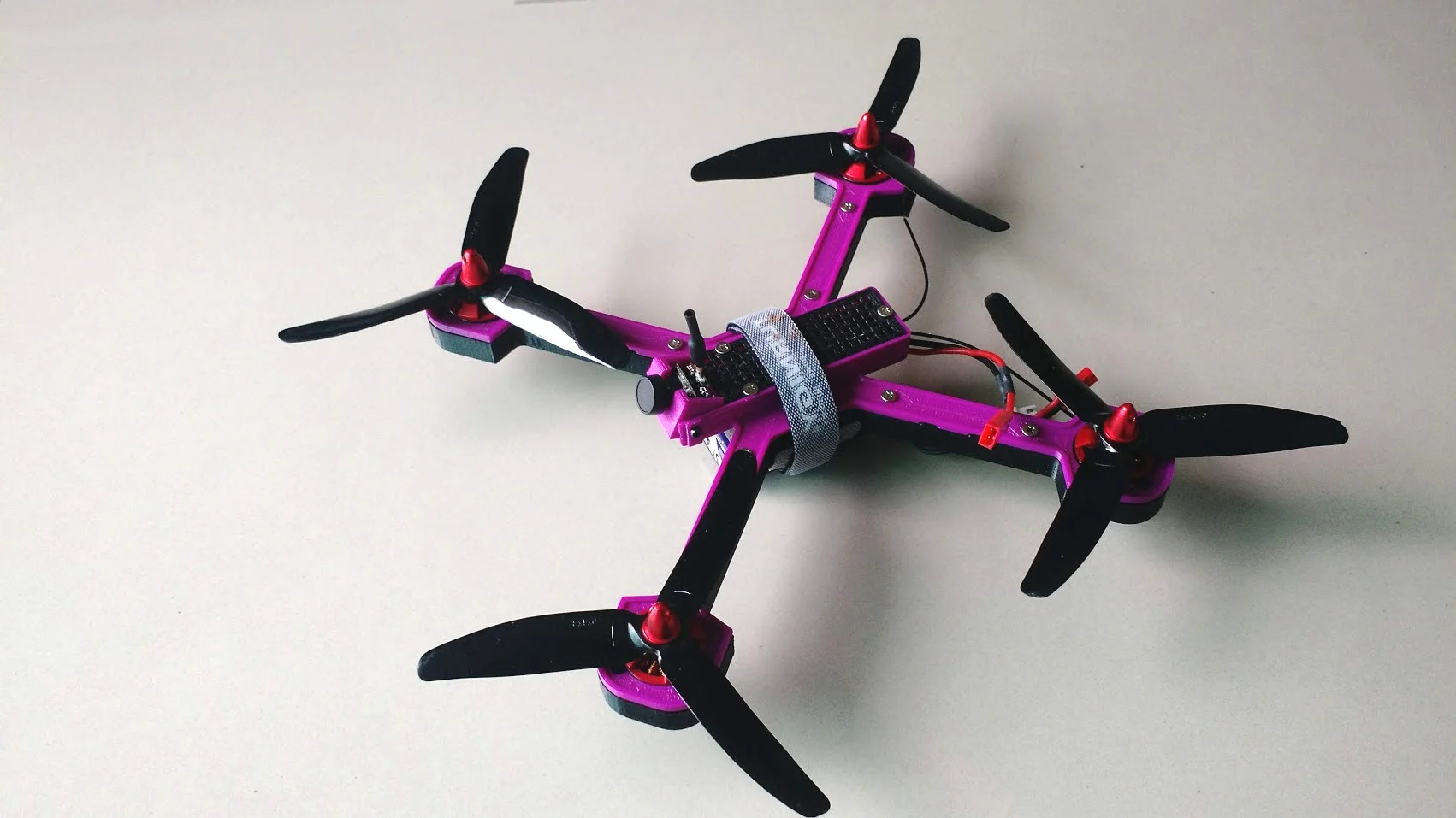 Quadcopter FPV 200mm v0.28 (2019)