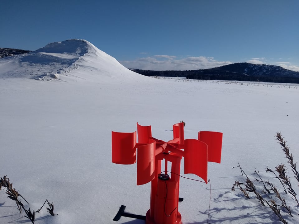 Bi-generator vertical wind turbine