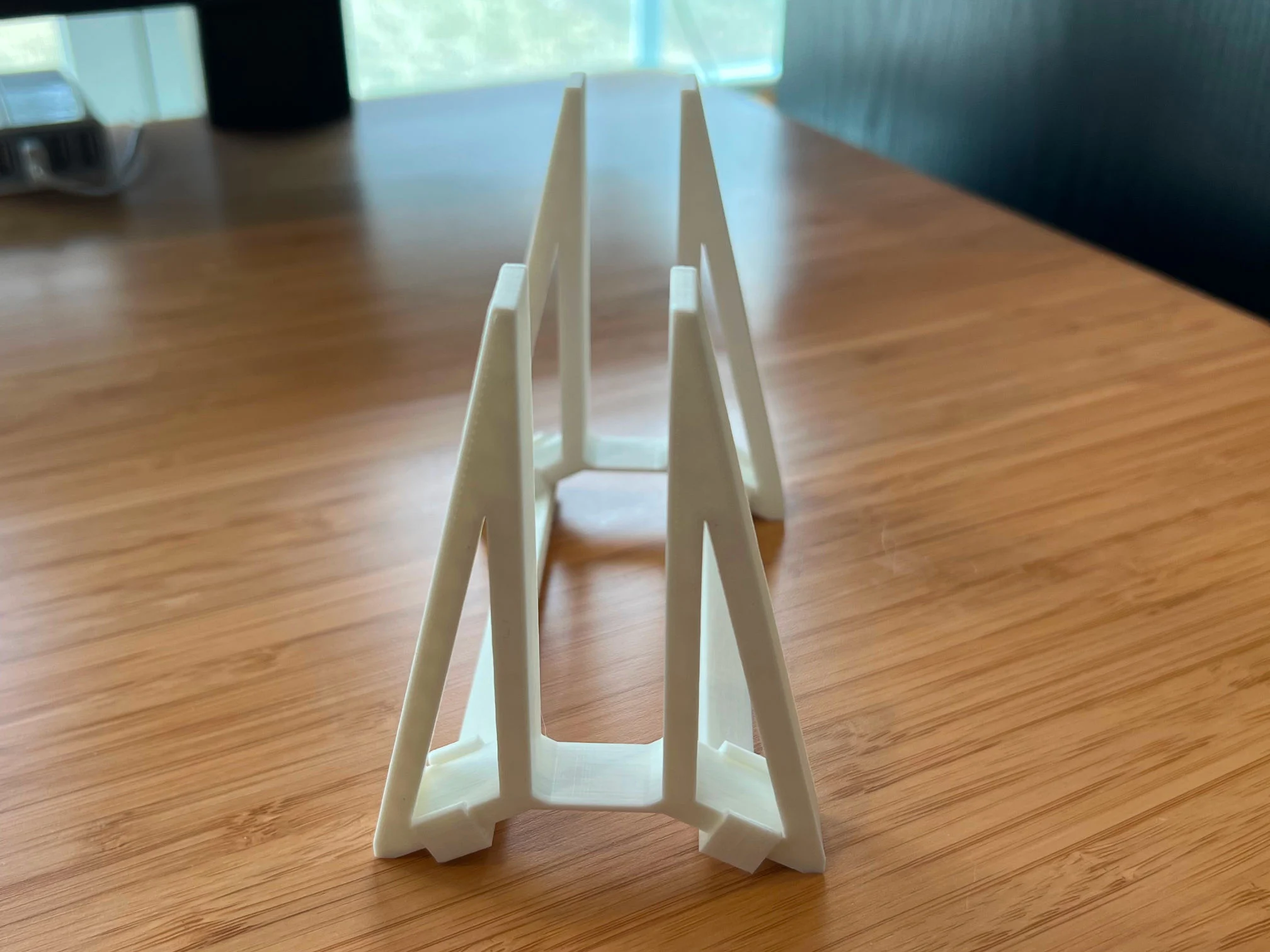 Unbreakable Self Adjusting Vertical Laptop Holder - Narrower Version