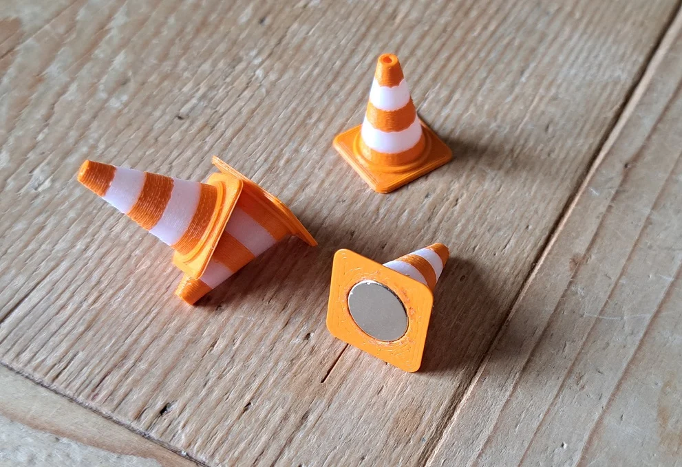 Cone with Magnet