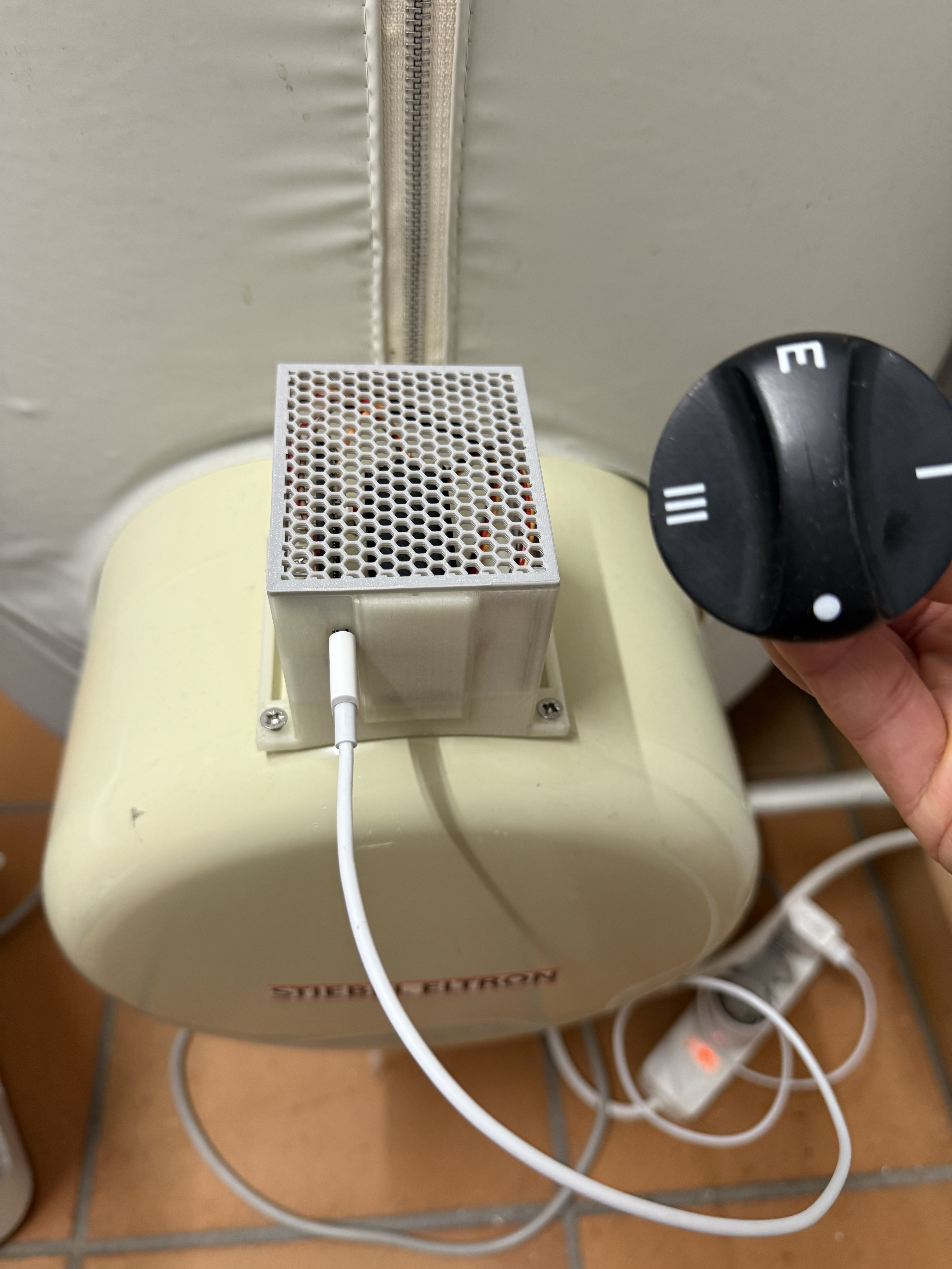 Analog Boiler going smart with Raspberry Pi Pico W storing Solar Energy #PicoBuilders