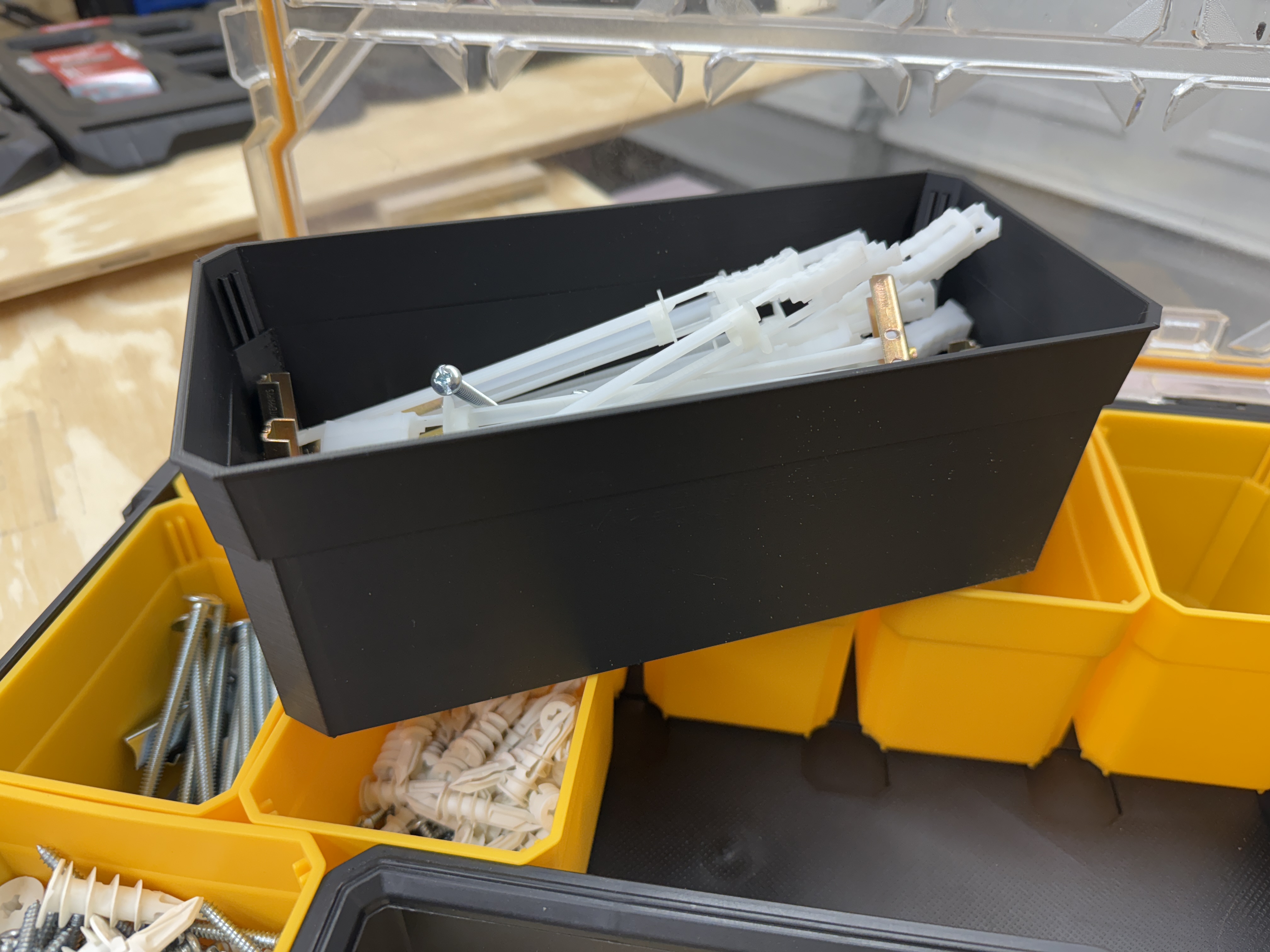 Dewalt Deep Pro Organizer 3 Wide Bin