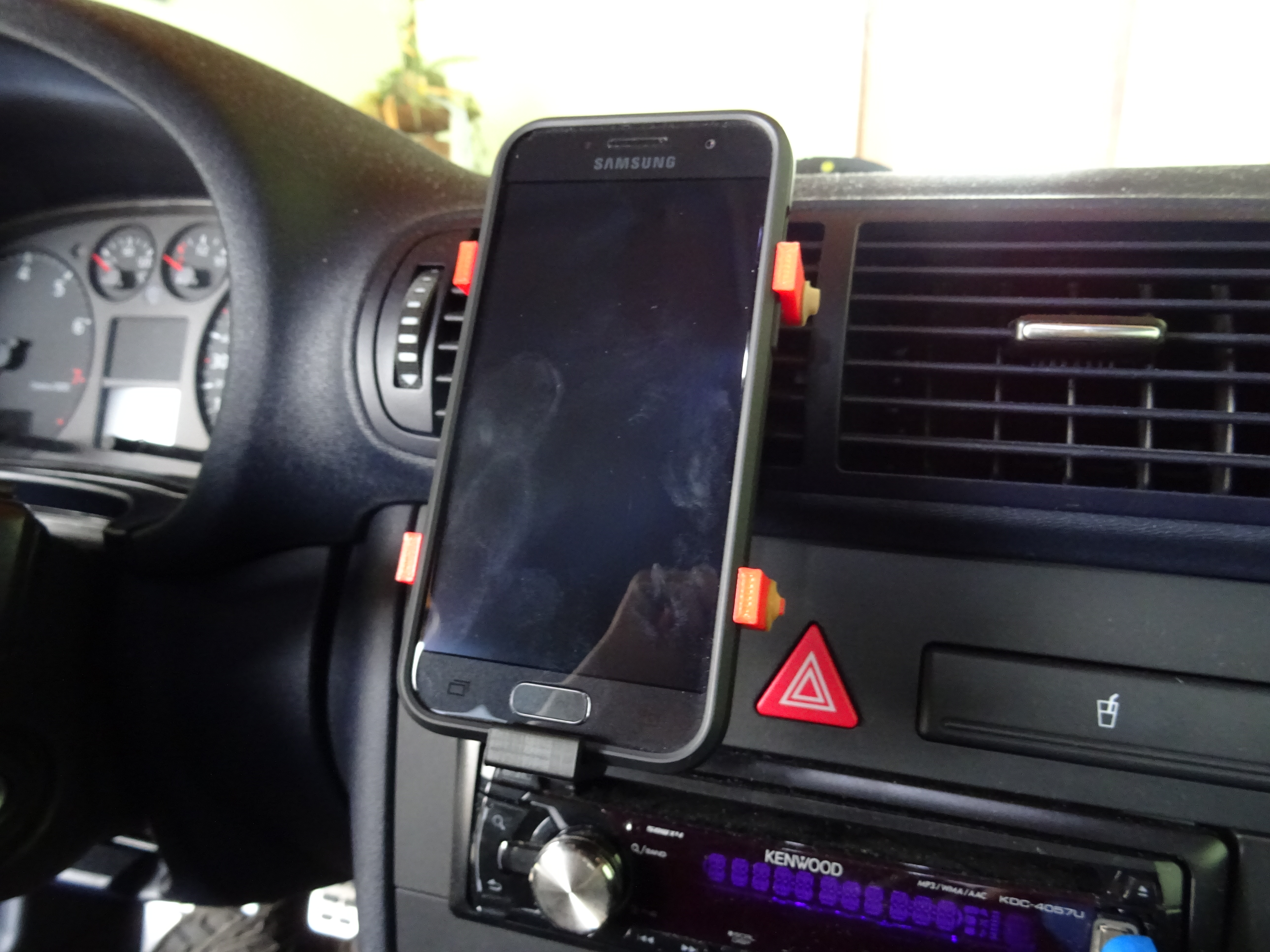 Universelle Kfz Smartphone Halterung