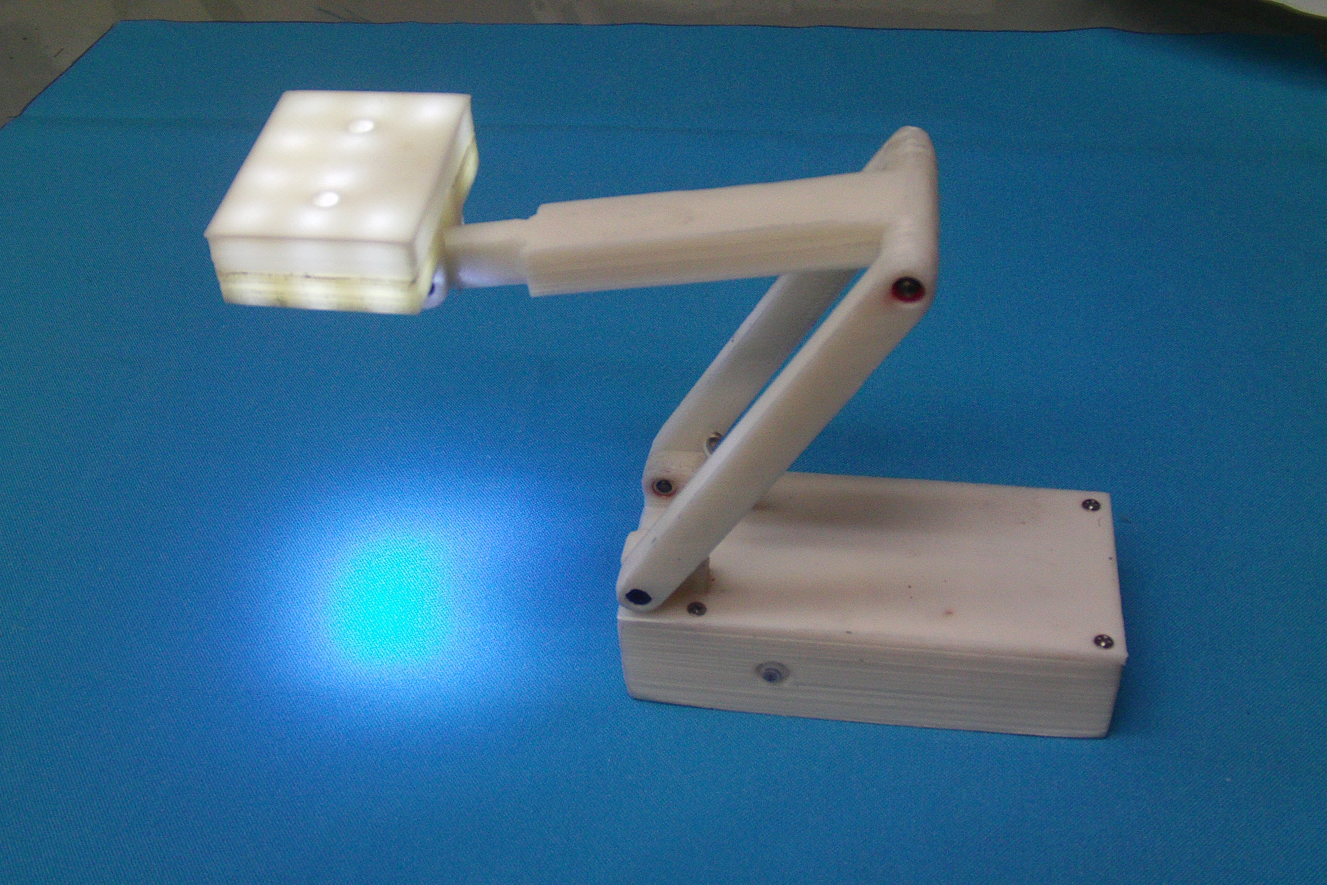Lyman Miniature Folding Utility Lamp