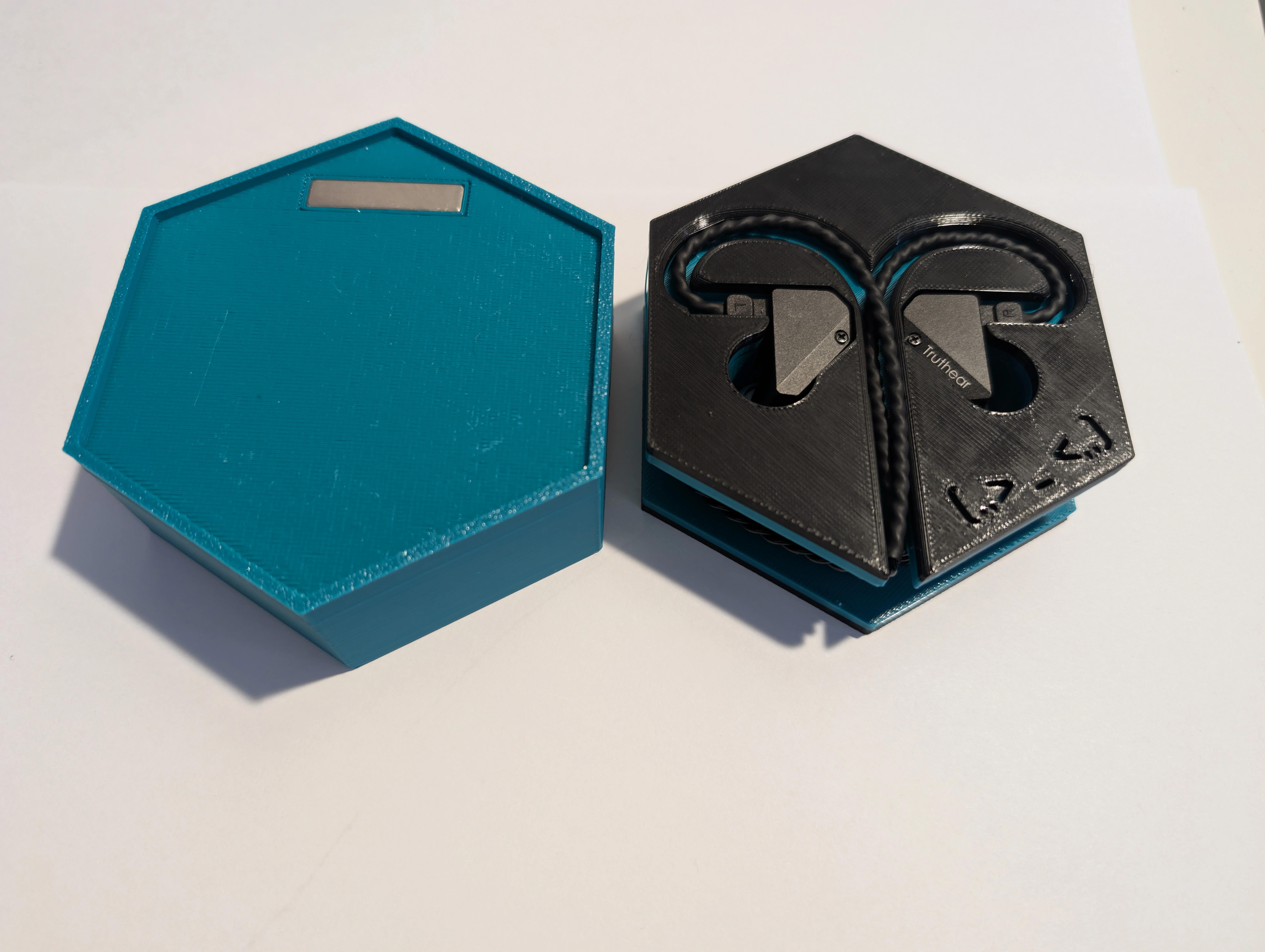 Truthear Hexa case with lid CABLE FITS PERFECTLY