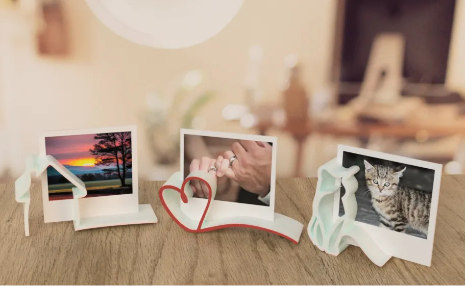 Line art photo holder