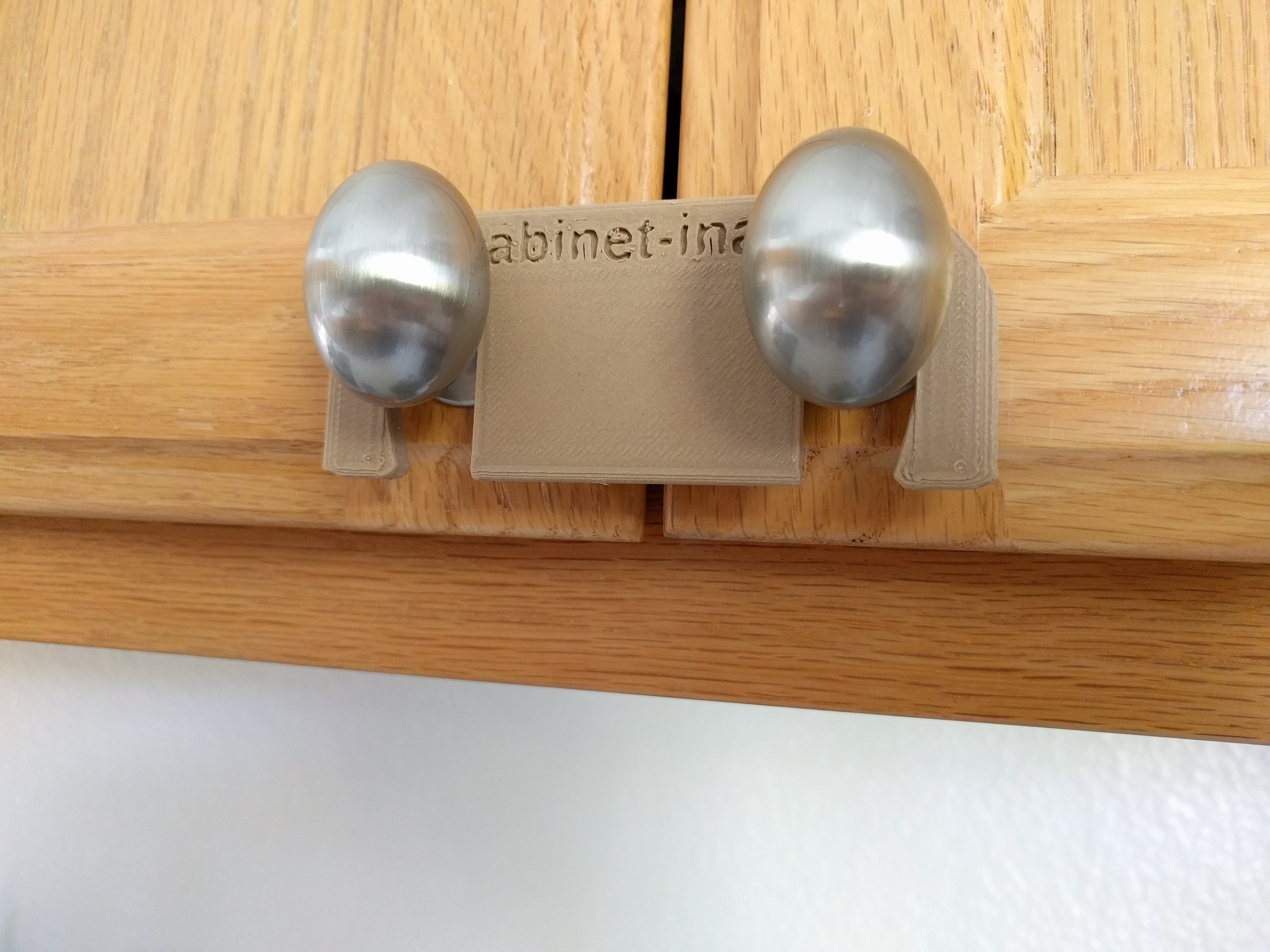 Earthquake cabinet lock