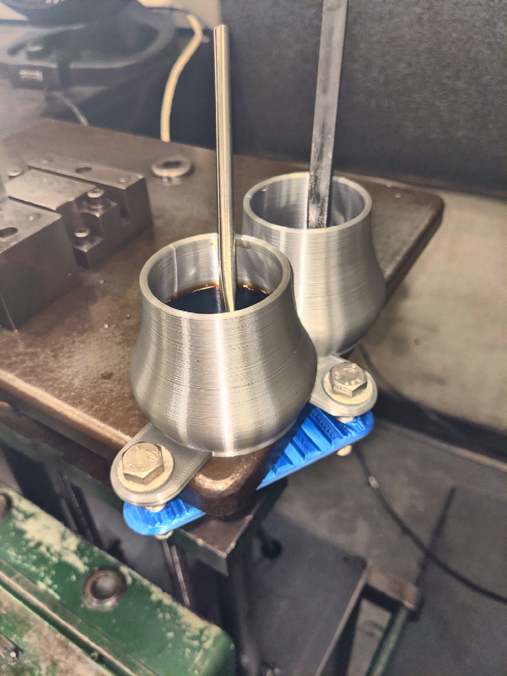 secure broach brush stand