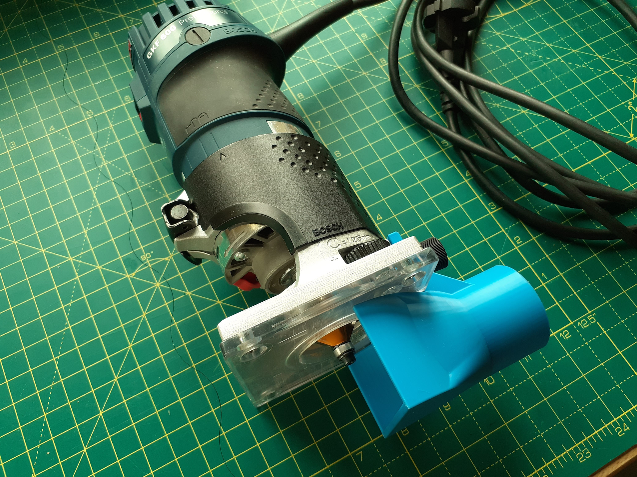 Bosch Professional GKF 600 Kantenfräse Absaugadapter