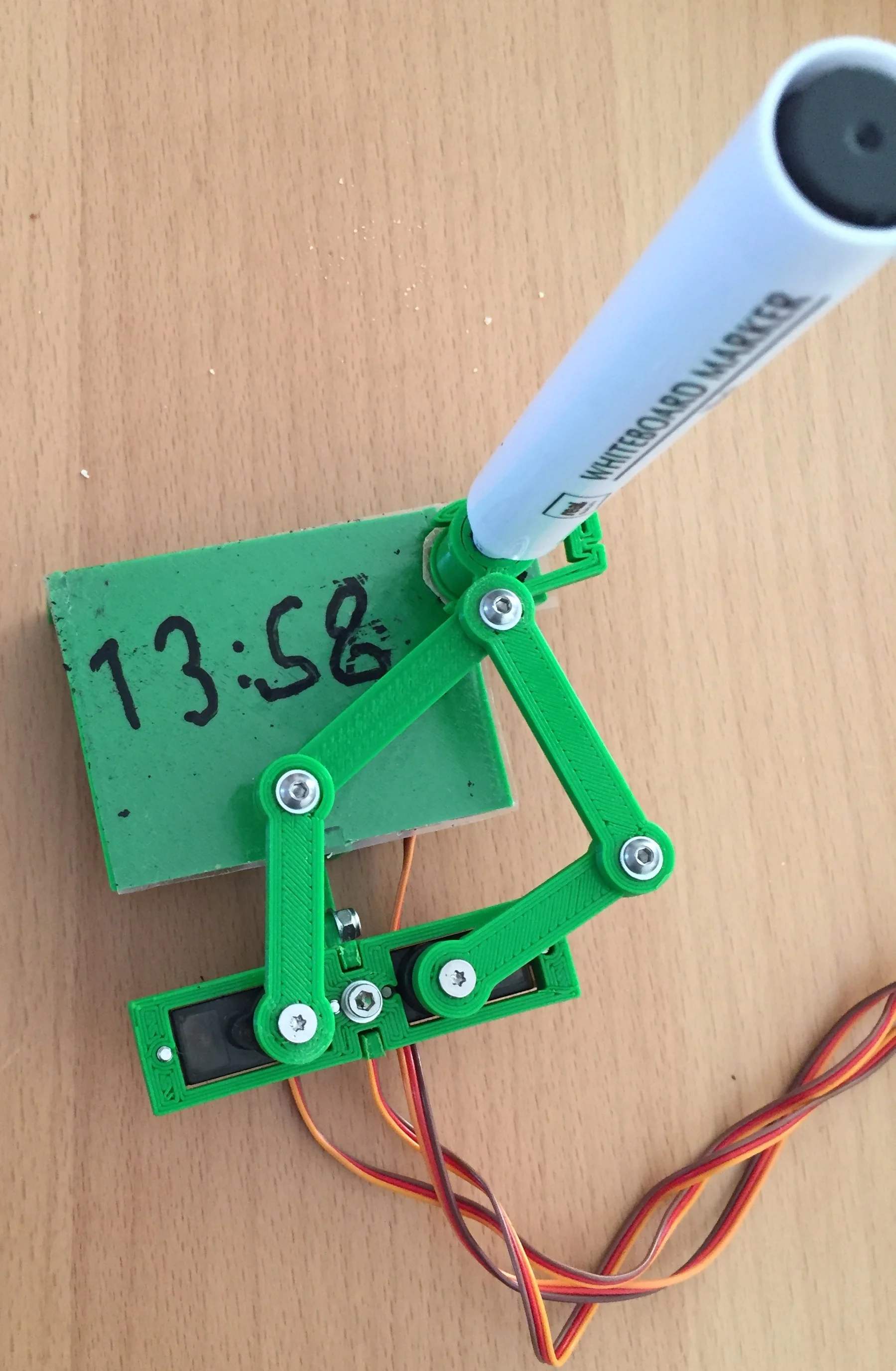 Plot Clock ( Arm and markerholder remix )