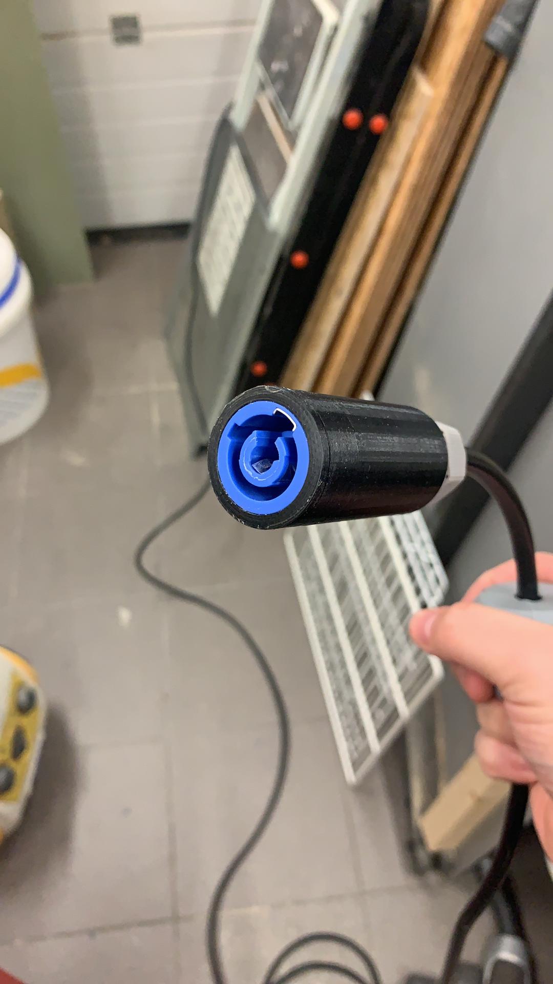 Neutrik Powercon powercable adaptor
