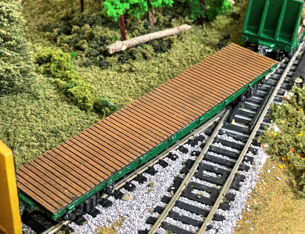 HO Scale 45ft Flatbed train car