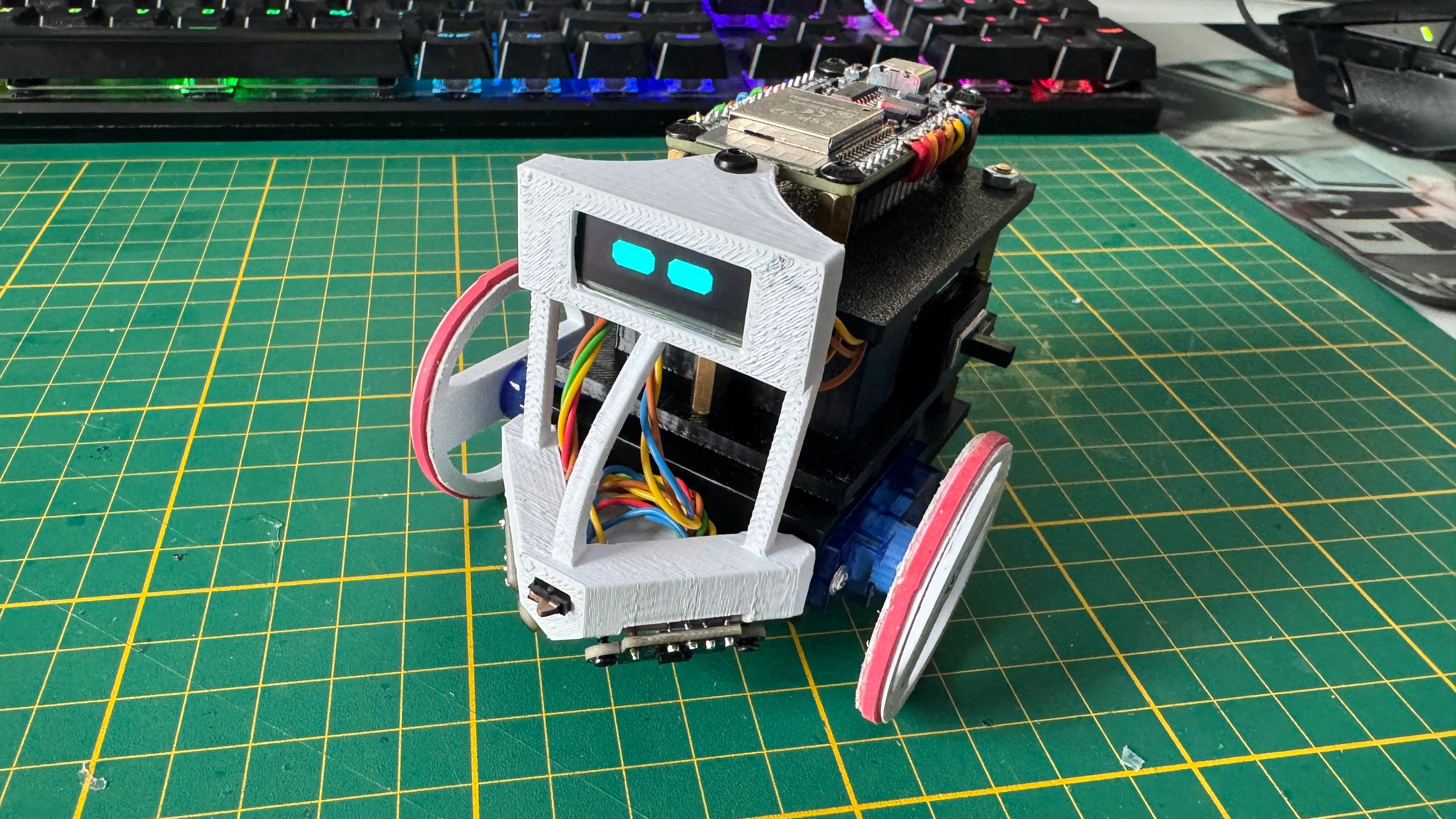 Modual Deskrobot