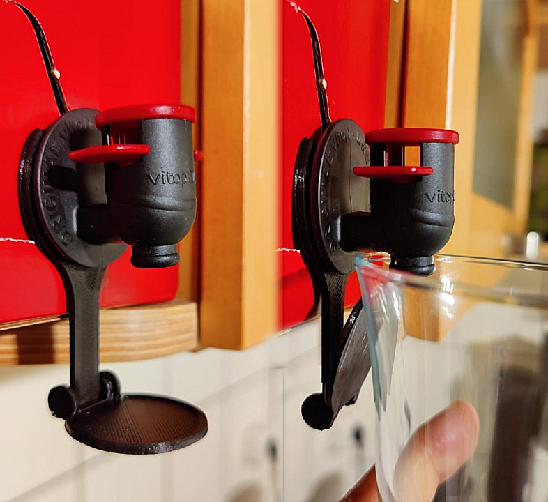 Foldable drip catcher for wine box