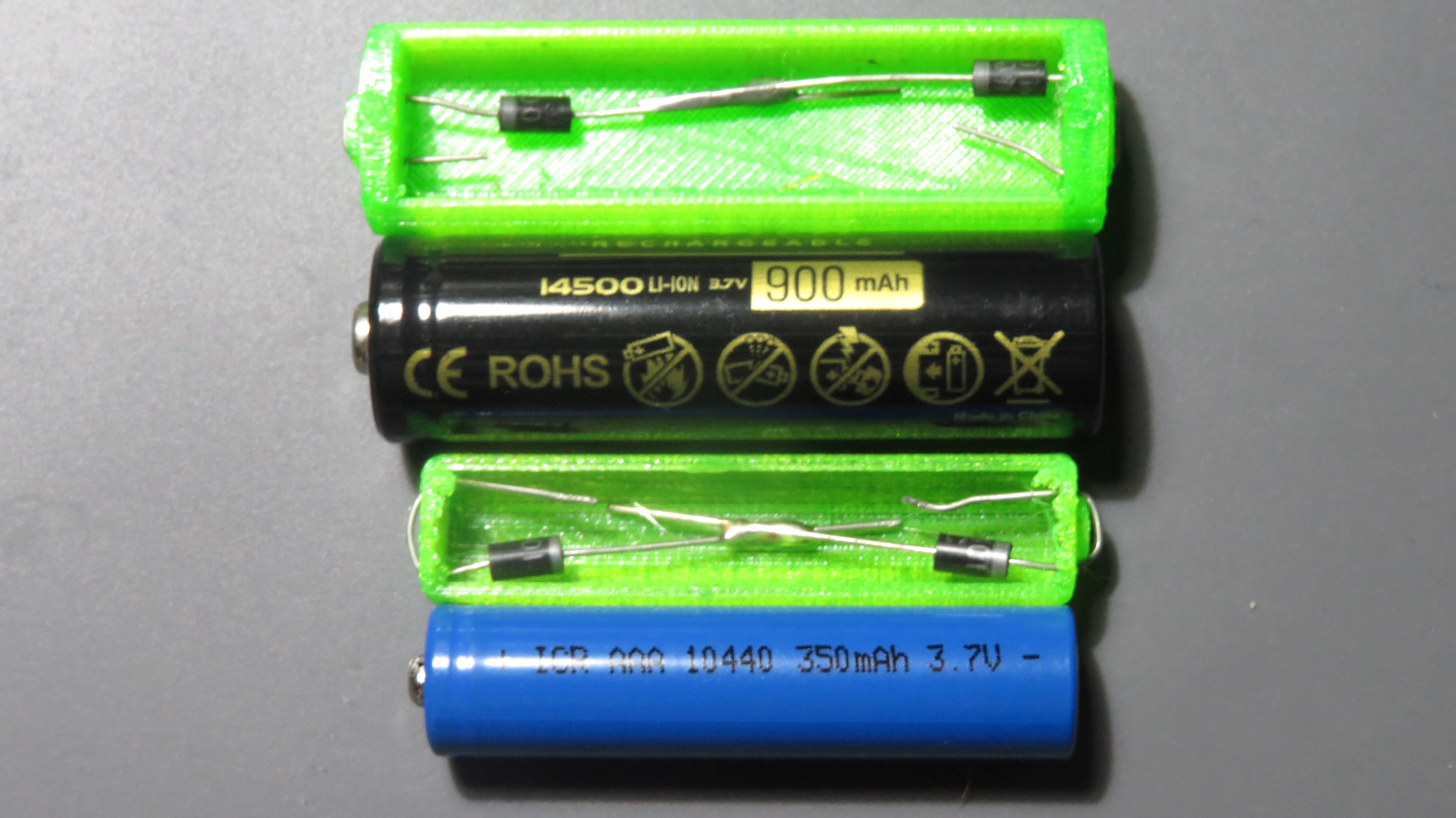 Li-ion battery adapter (AAA size) 10440