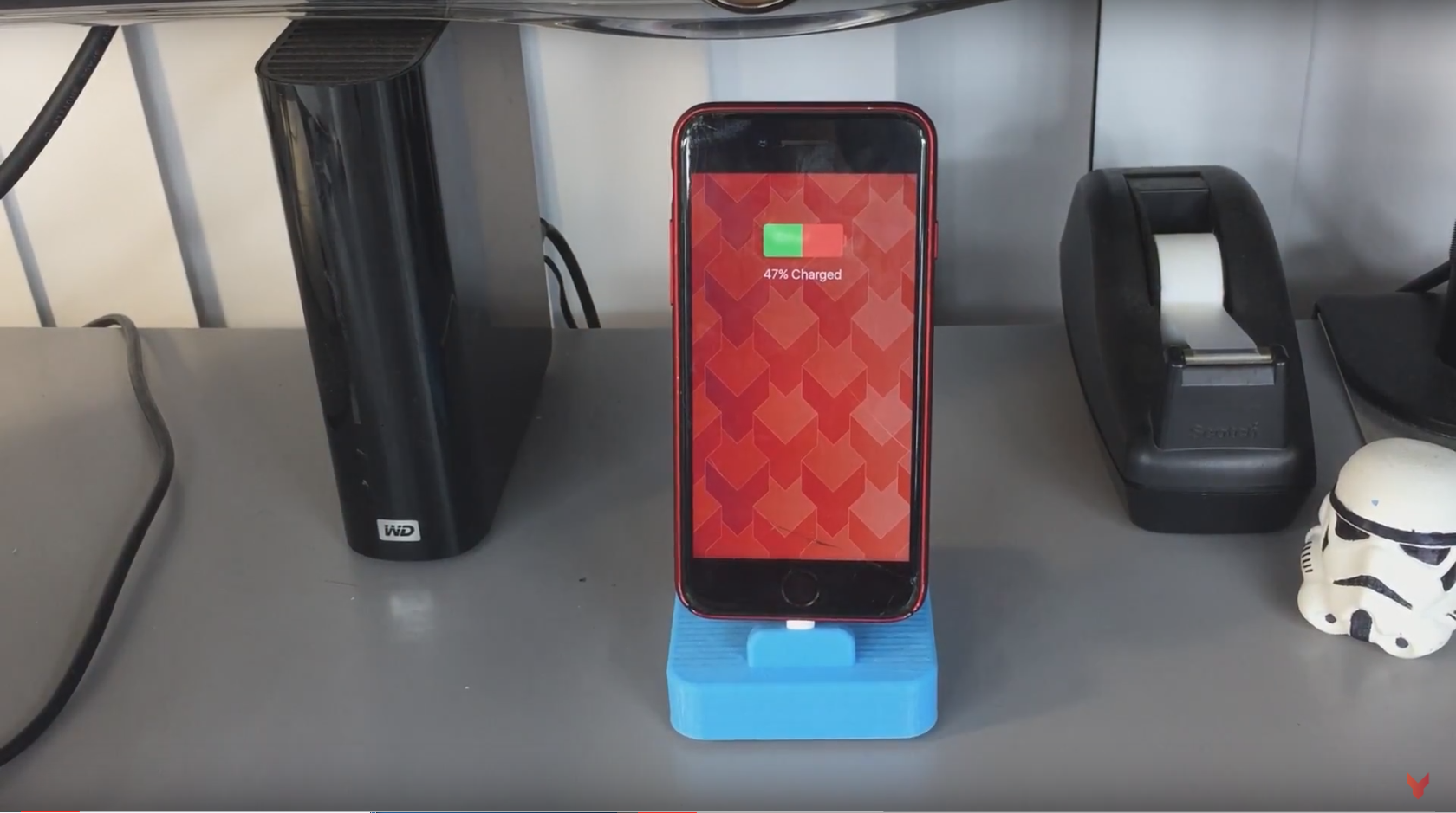 Phone stand with charging cord (iPhone 5/5s/6/6s/7)