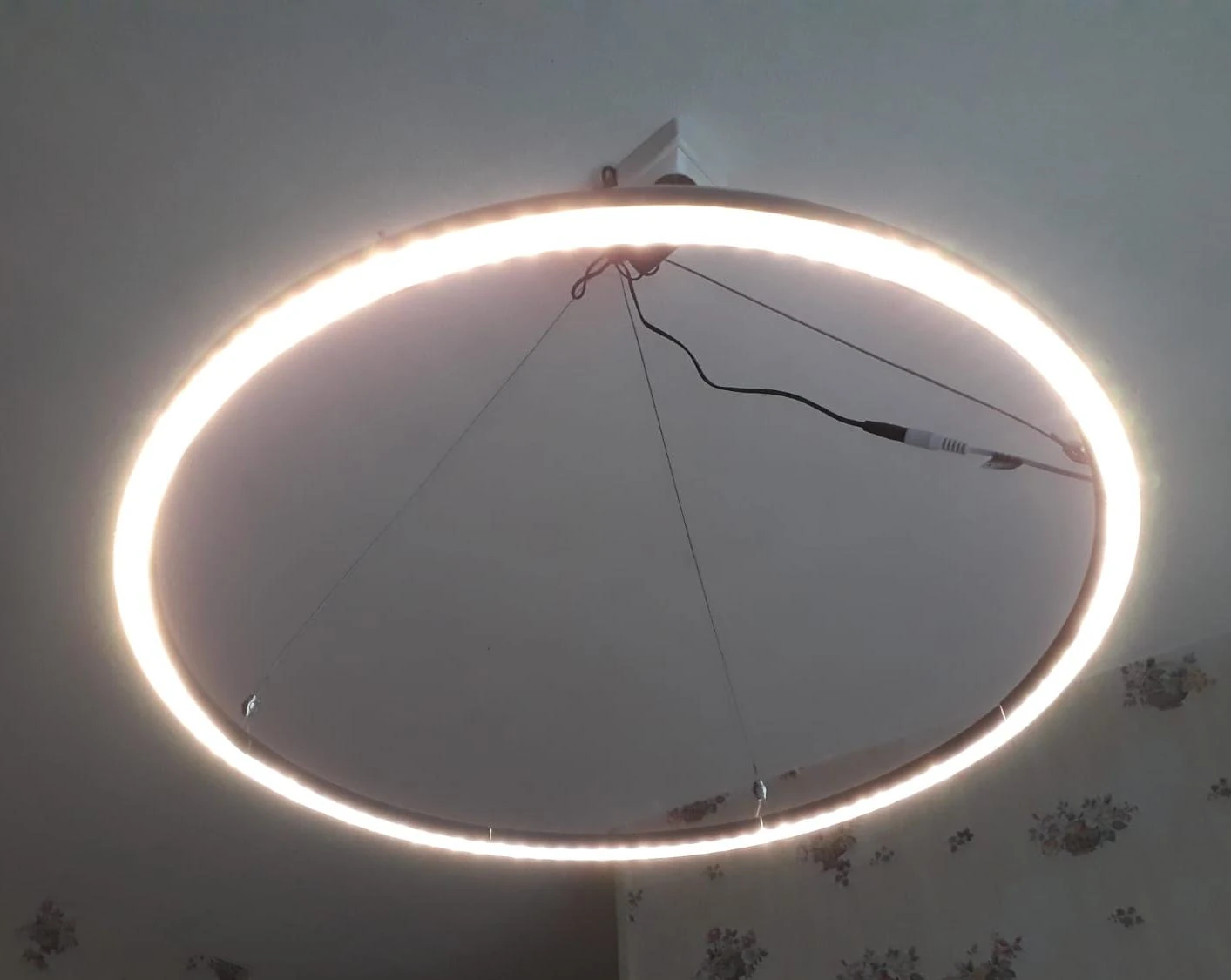 Circular LED lamp