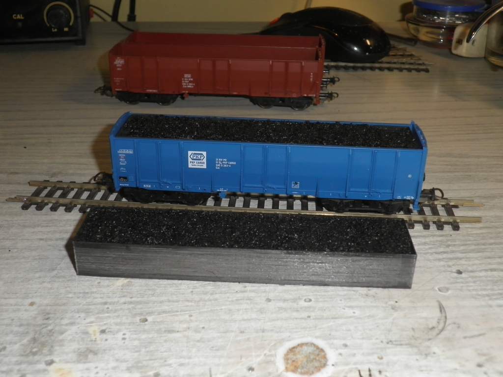 removable load for PIKO coal cars