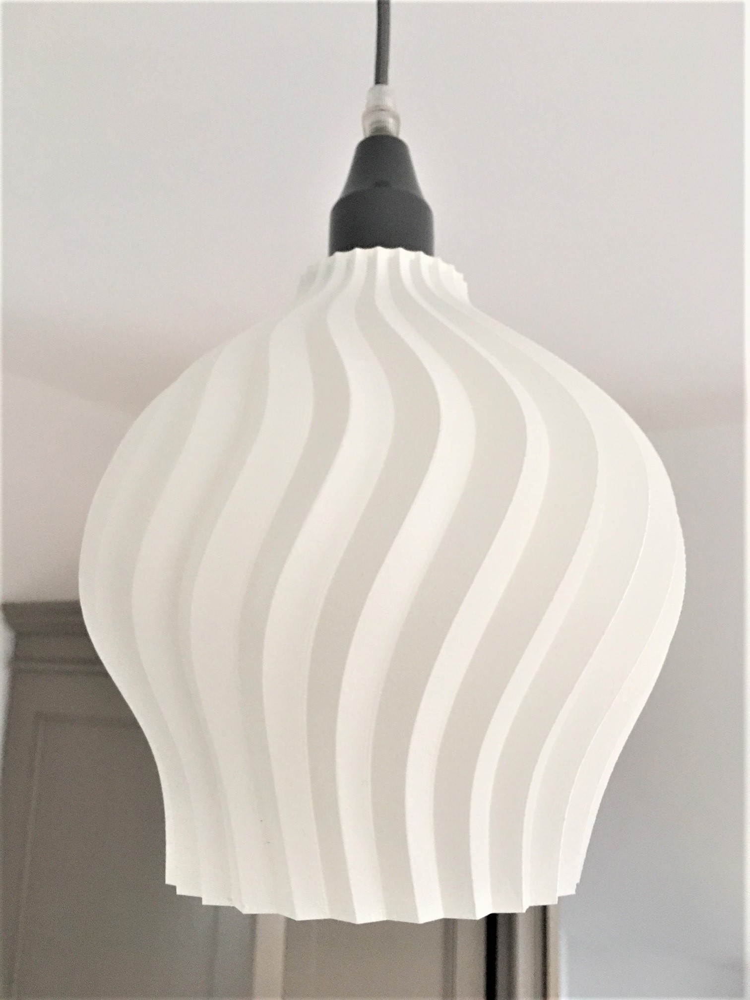 Curvy Lampshade E27 one layer thick