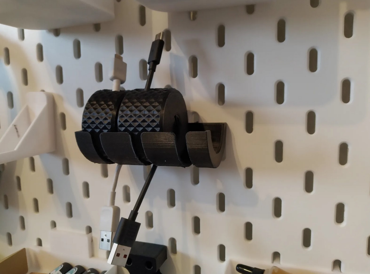 Holder for USB-Cableroll (Ikea Skadis)