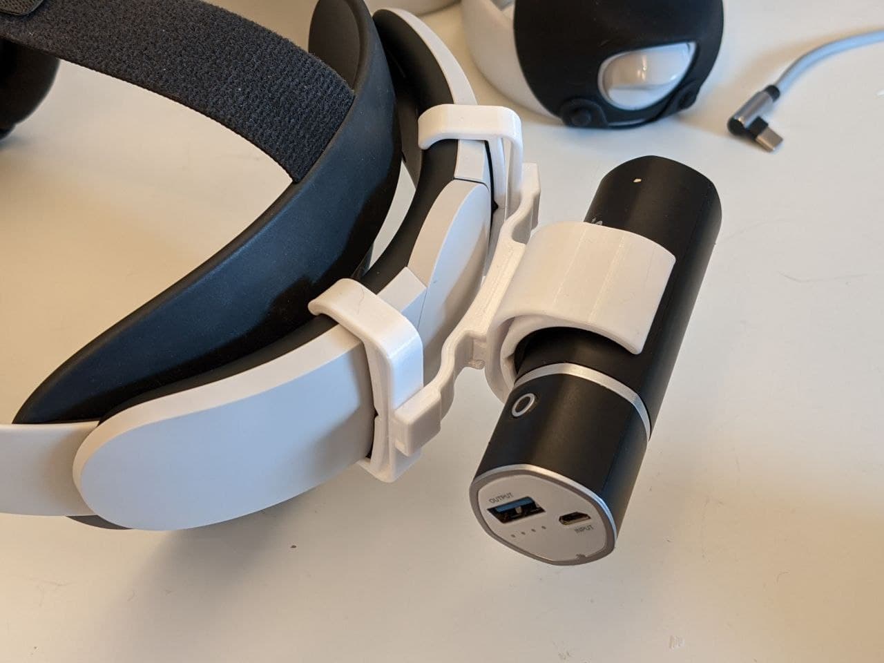 Clip-on Battery Holder for Oculus Quest 2 Elite Strap