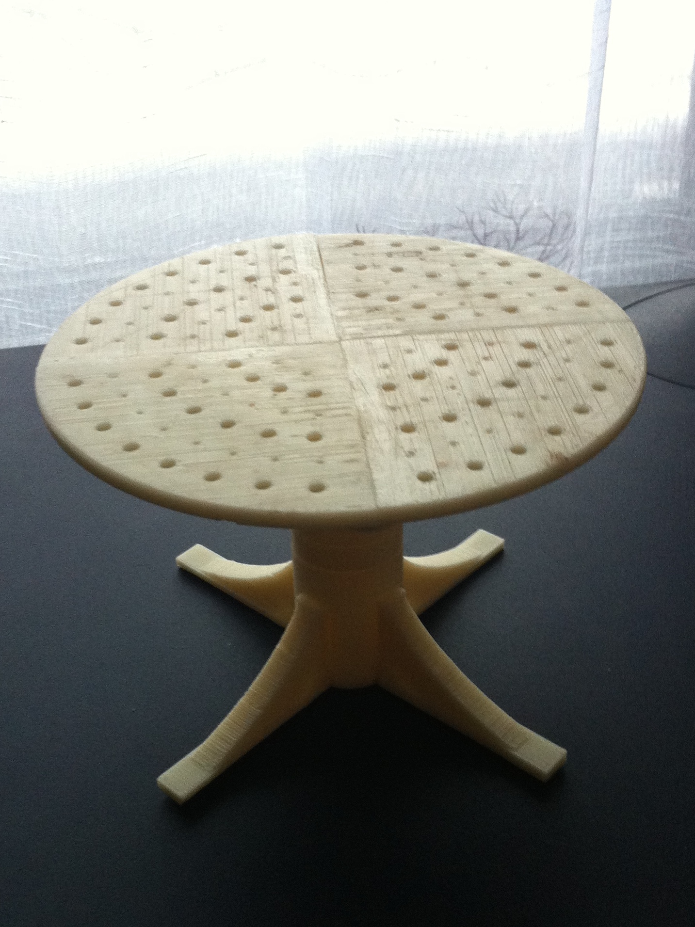 Rotating work or spray table