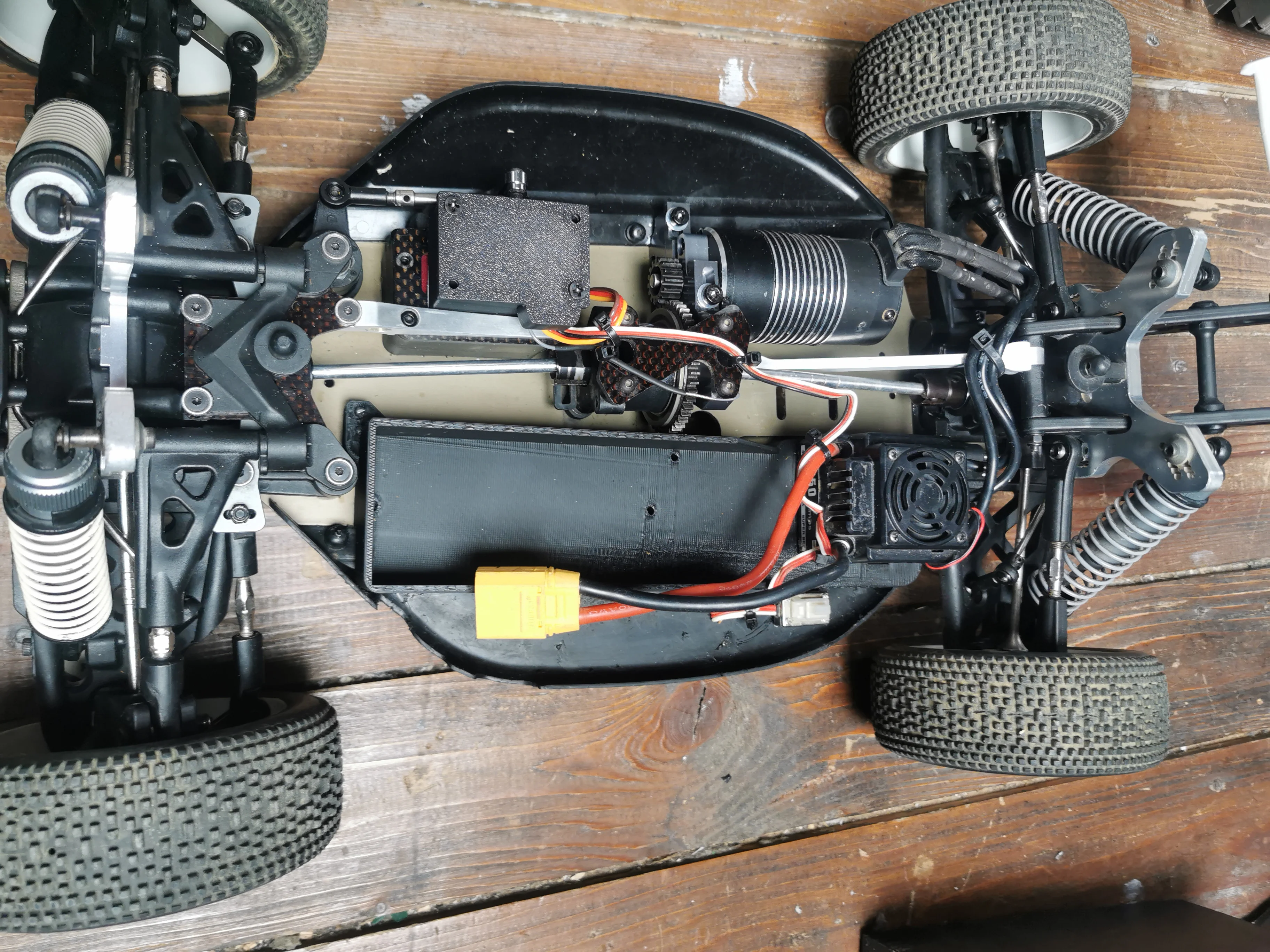 Hobao Hyper 8.5 Battery Tray and ESC Mount