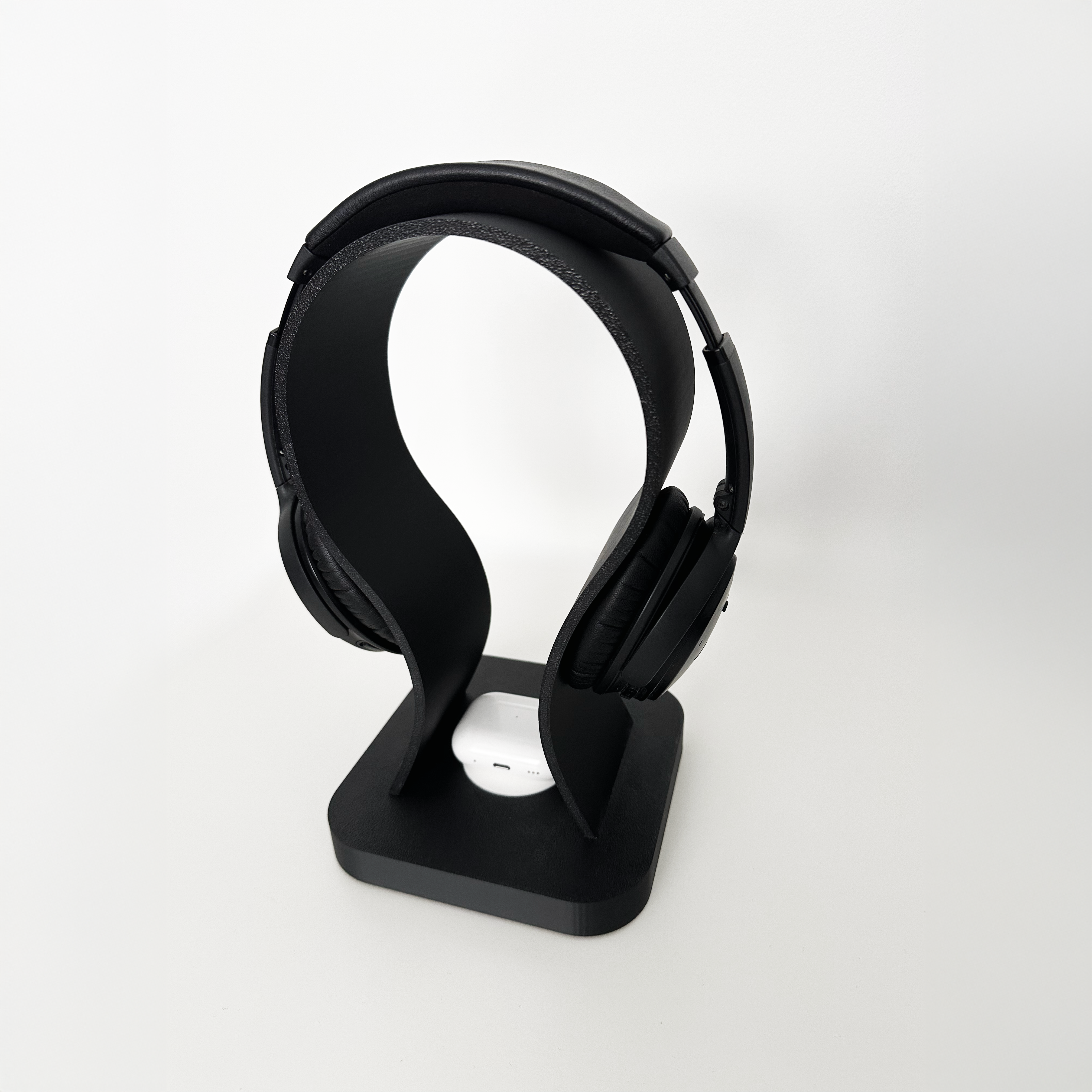 Headphone Stand With MagSafe Charger