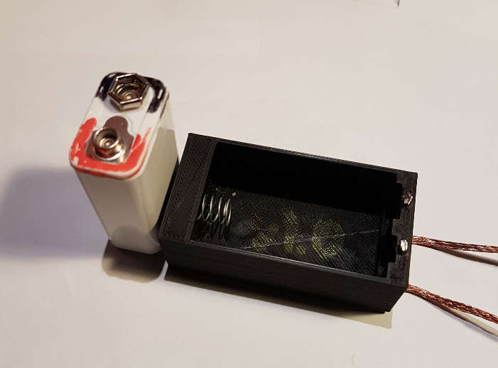 6F22 9V Polarized Battery Case