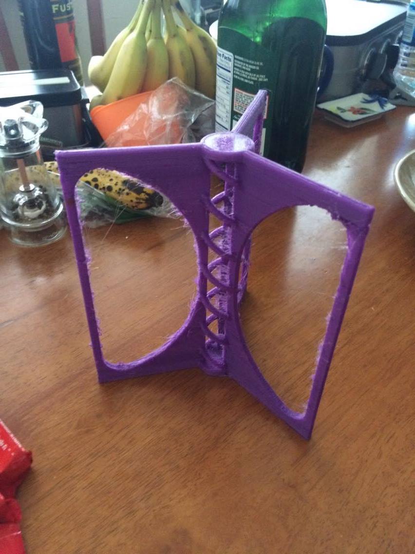 Helical_Lightweight_Plate_Stand
