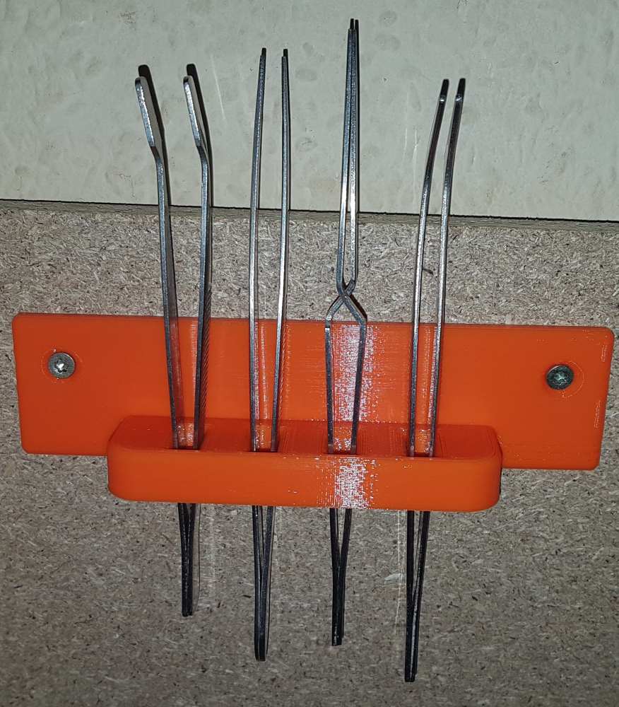 Wandhalter fuer Pinzetten