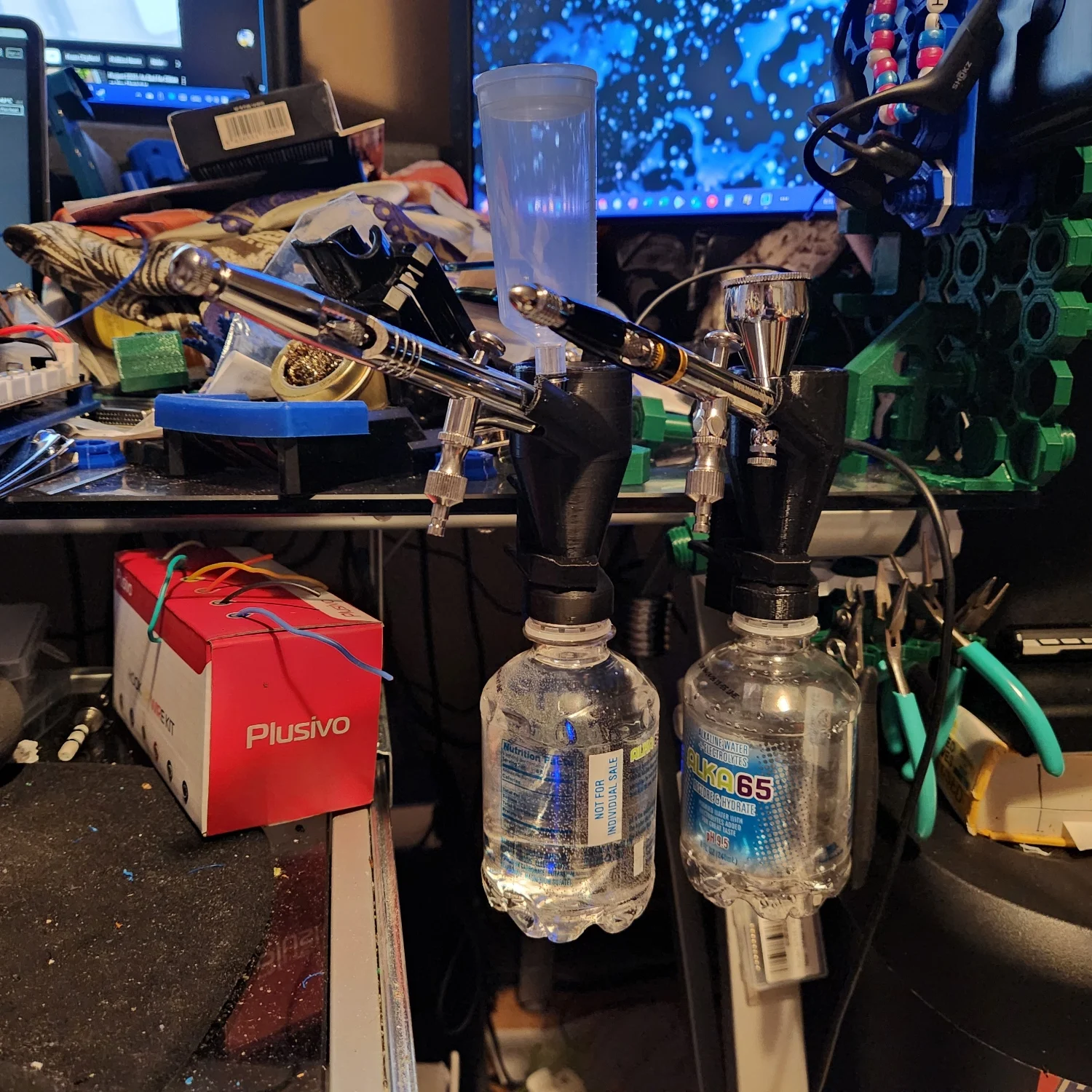 Cyclone Airbrush Stand with Desk Clamp