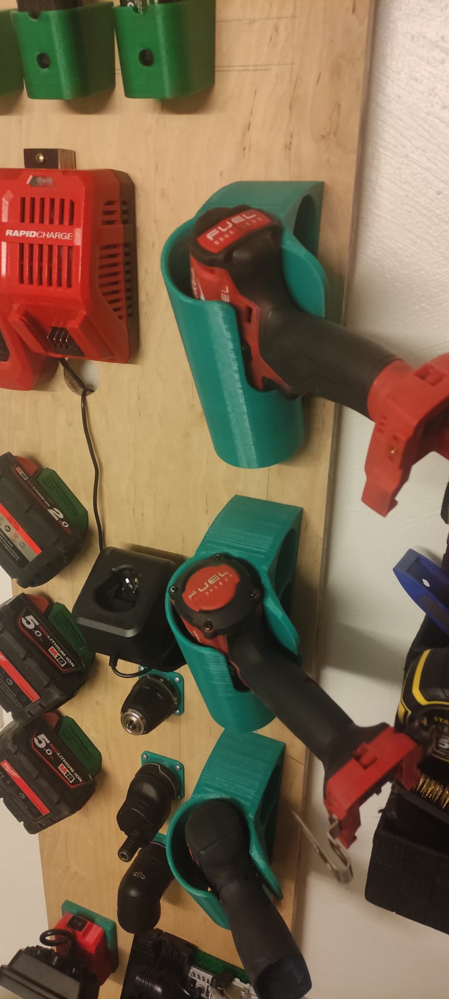 Universal Drillholder Wallmount