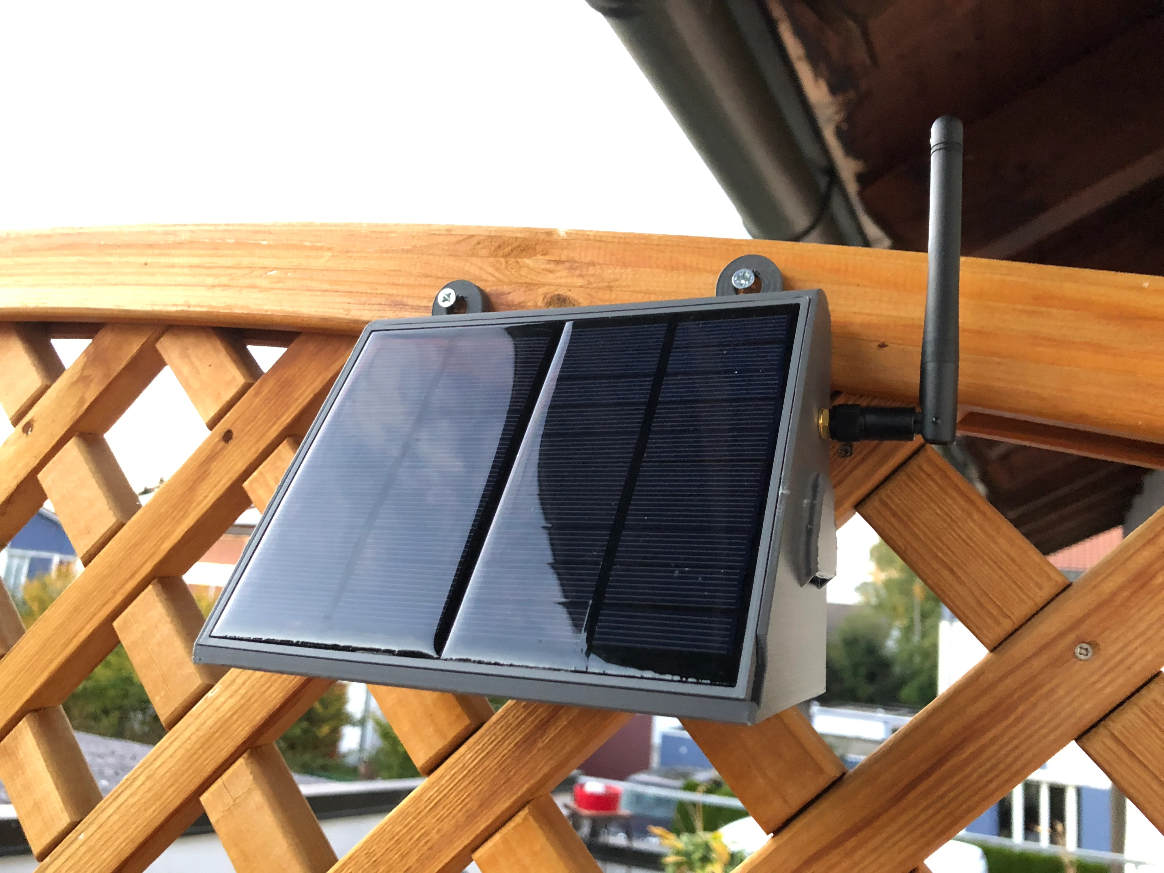 SOLAR POWERED WIFI WEATHER STATION V2