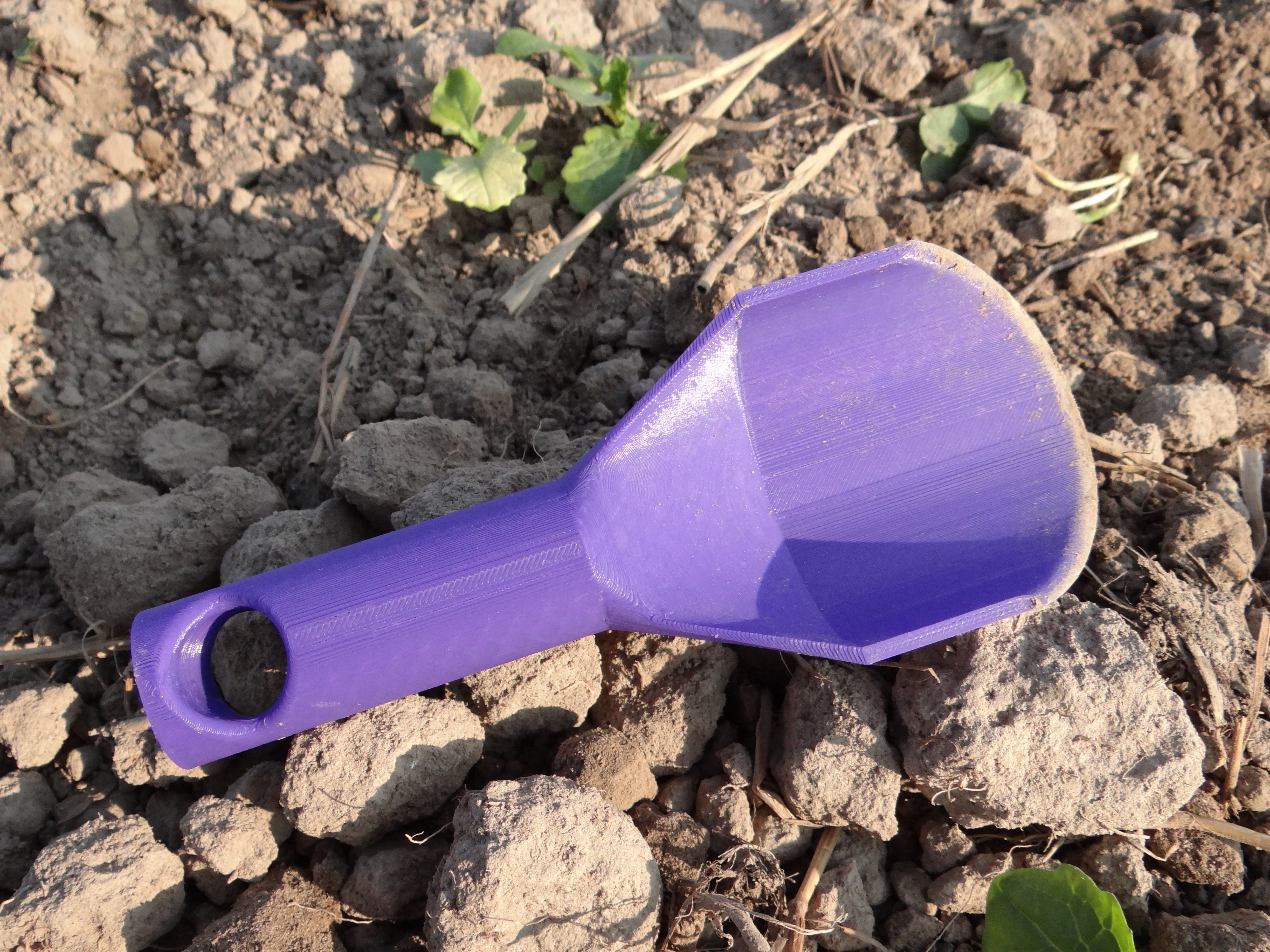 Garden shovel