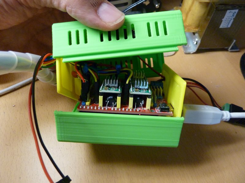 Arduino UNO + Shield case + 40mm fan