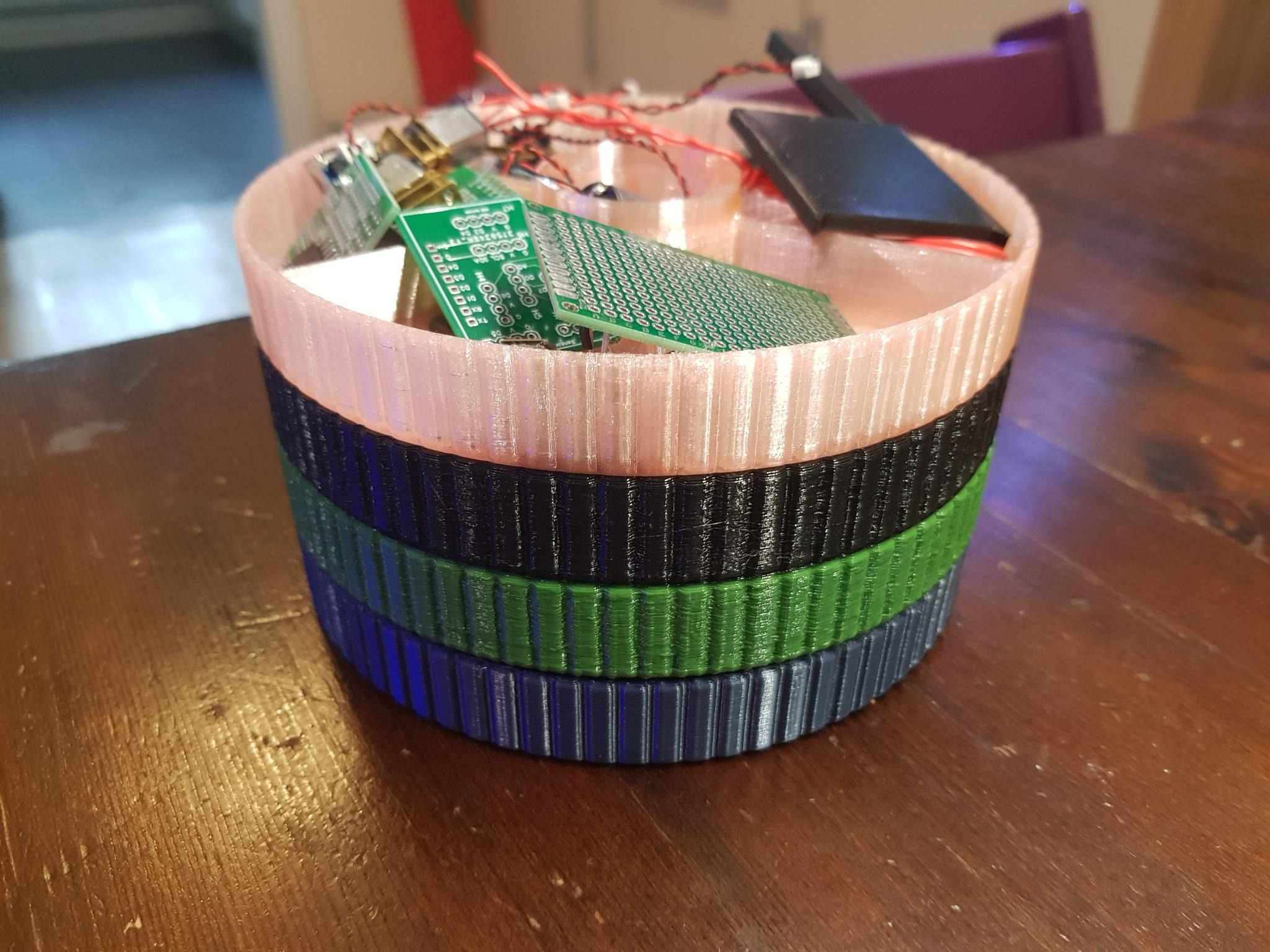 Elektronikordnungskasten auch stapelbar / organizer