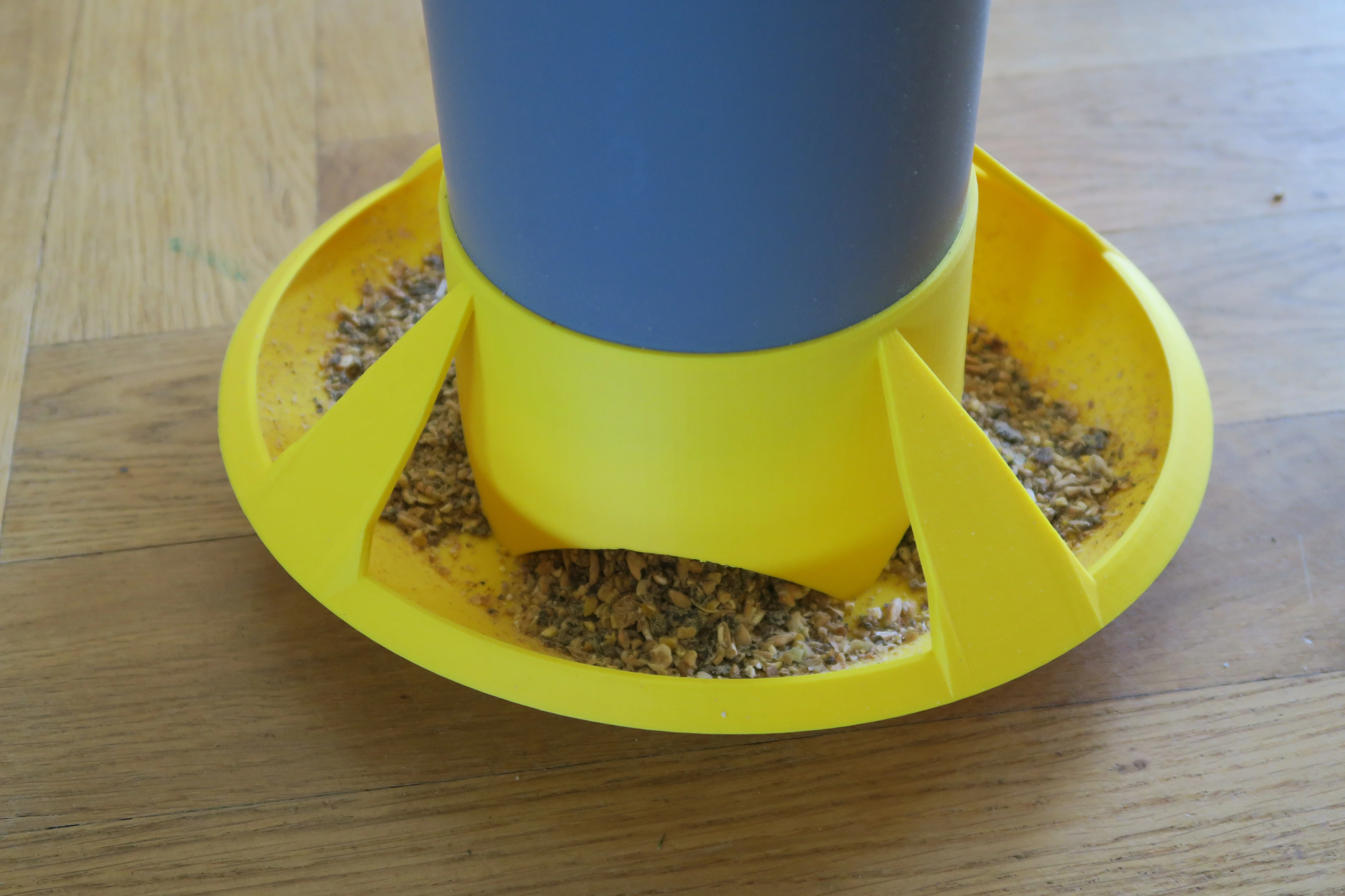Chicken feeding trough