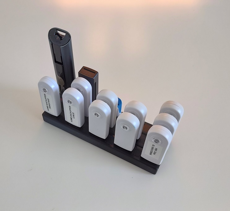 Flashdrive Holder