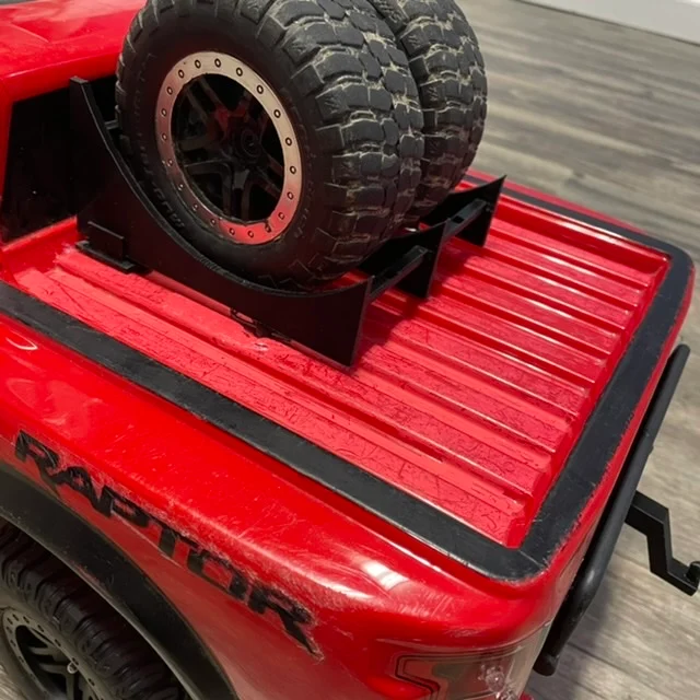 Traxxas Ford Raptor/Slash tire mount